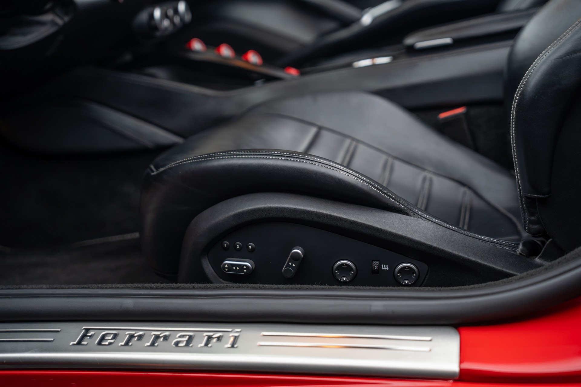 FERRARI California 3.9 V8 T N-Largo-image-8