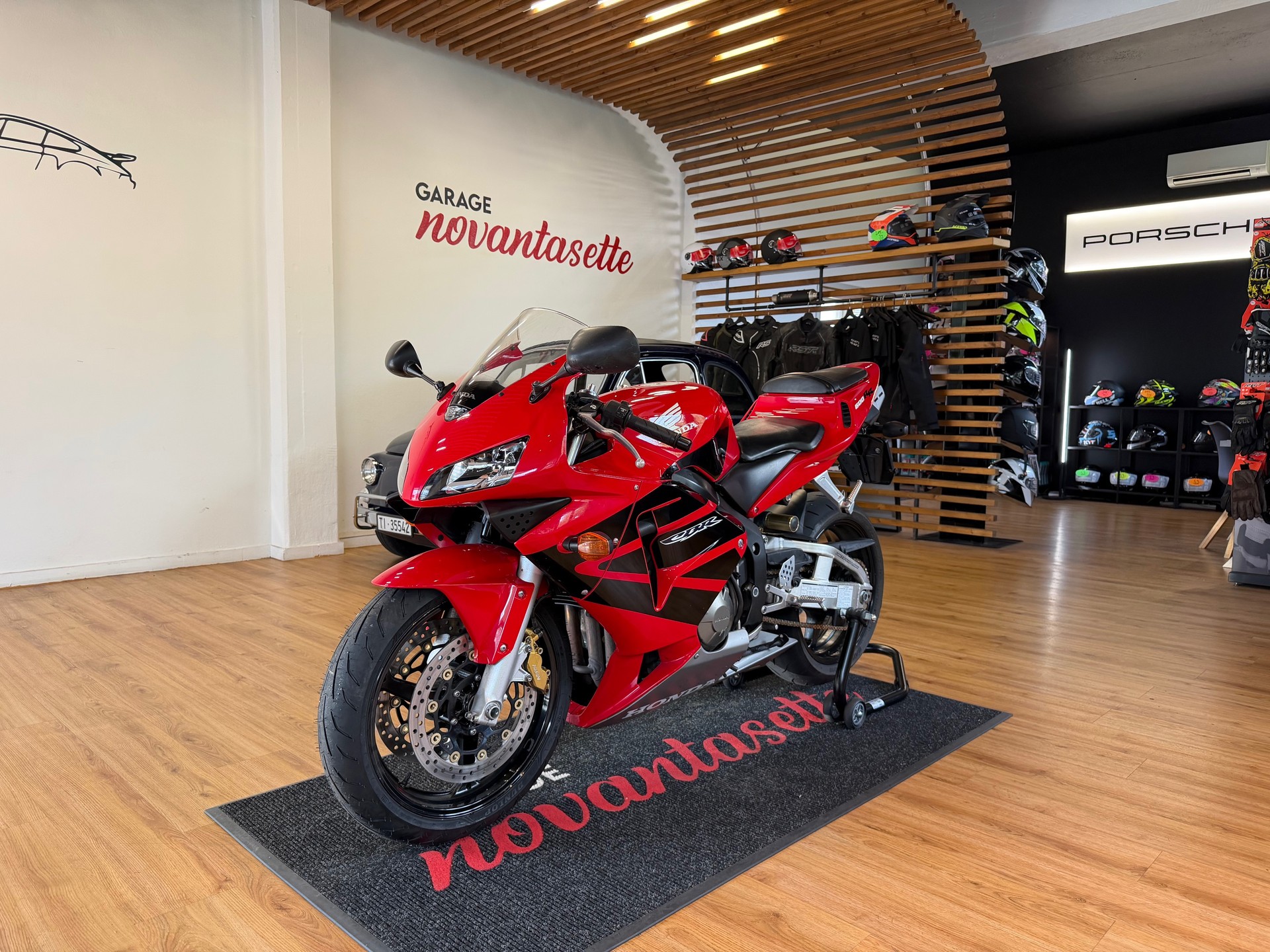 HONDA CBR 600 RR-image-0