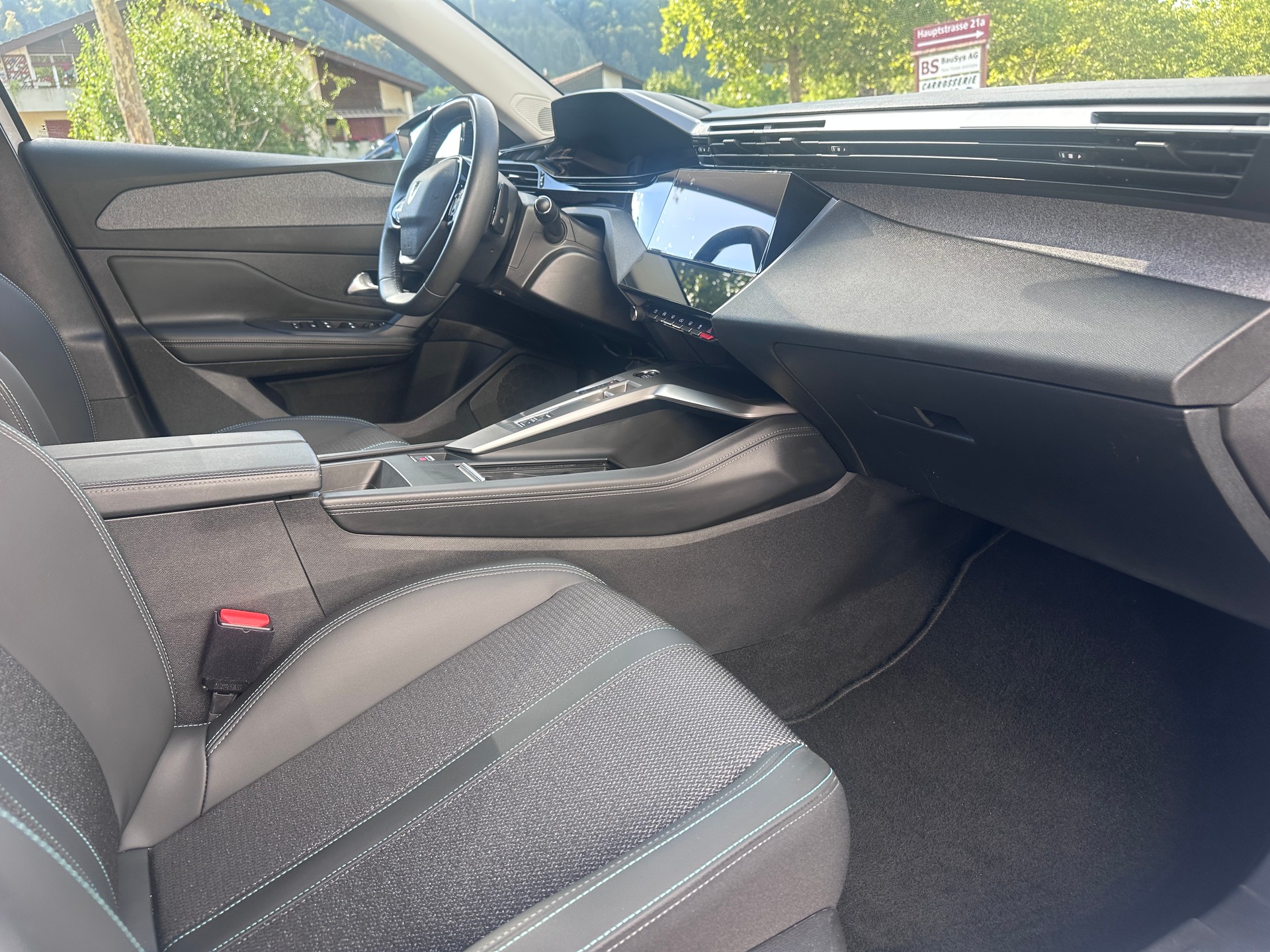 PEUGEOT 308 SW 1.5 BlueHDI Allure EAT8-image-14