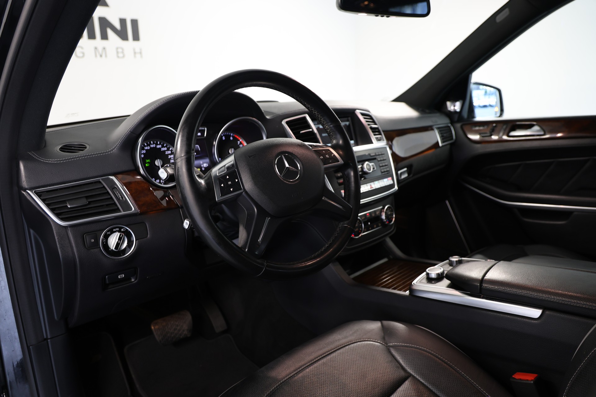 MERCEDES-BENZ GL 500 V8 7-Plätzer-image-8
