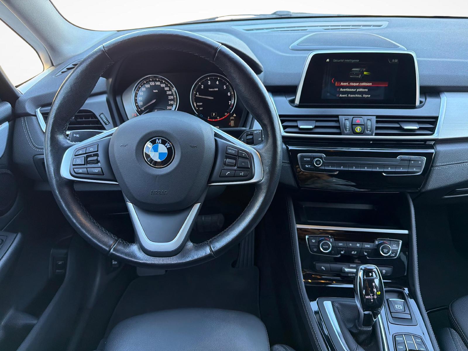 BMW 225i xDrive Sport Line Steptronic-image-11