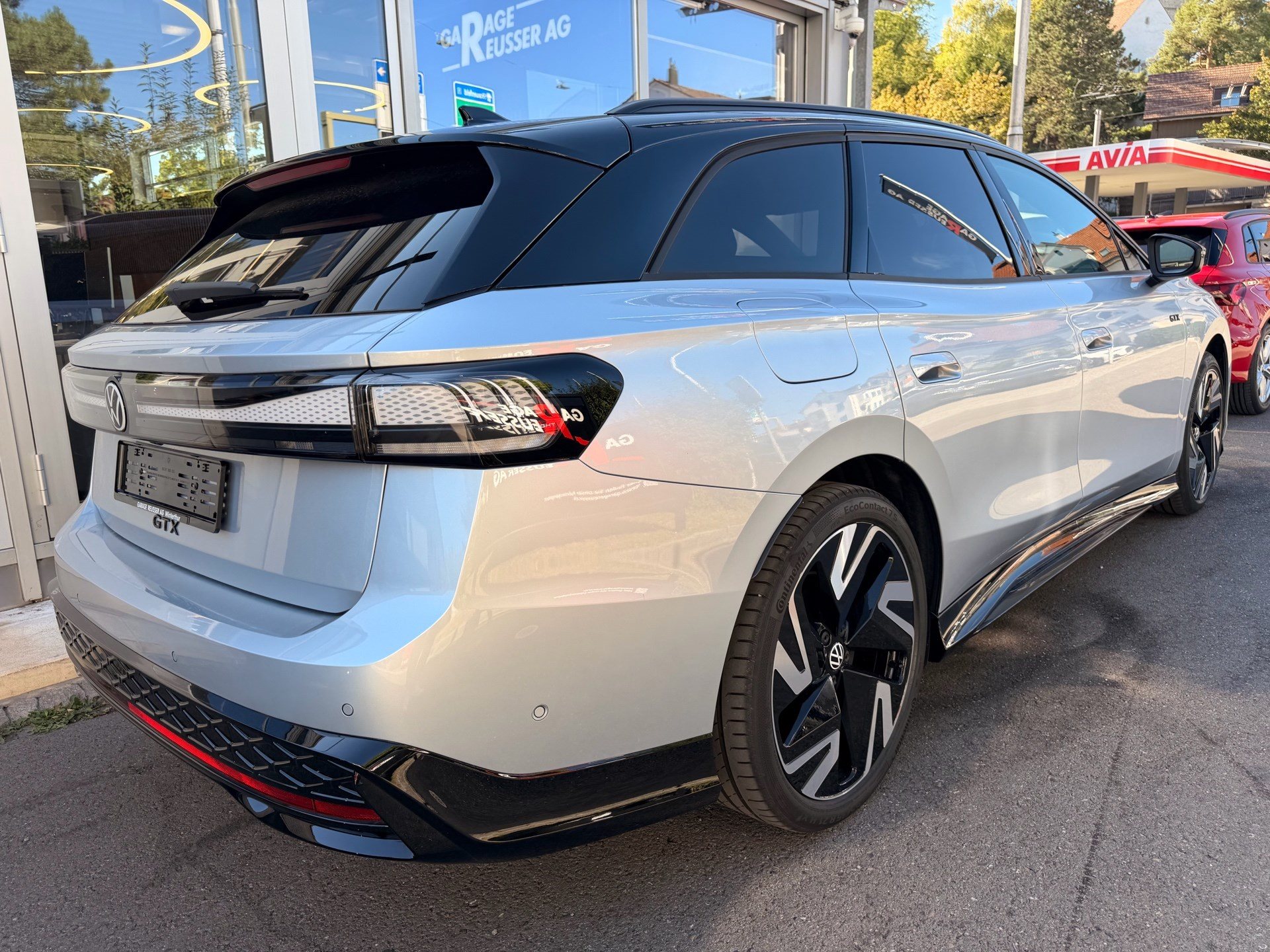 VW ID.7 TOURER GTX 340 PS 4MOTION *** VOLLAUSSTATTUG IN SCALE SILVER ***-showroom-element-3