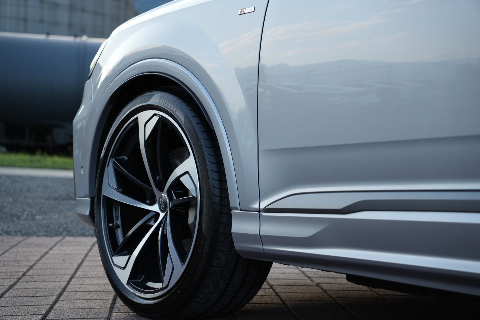 AUDI Q7 50 TDI quattro S Line tiptronic (7-Plätzer)-showroom-element-3