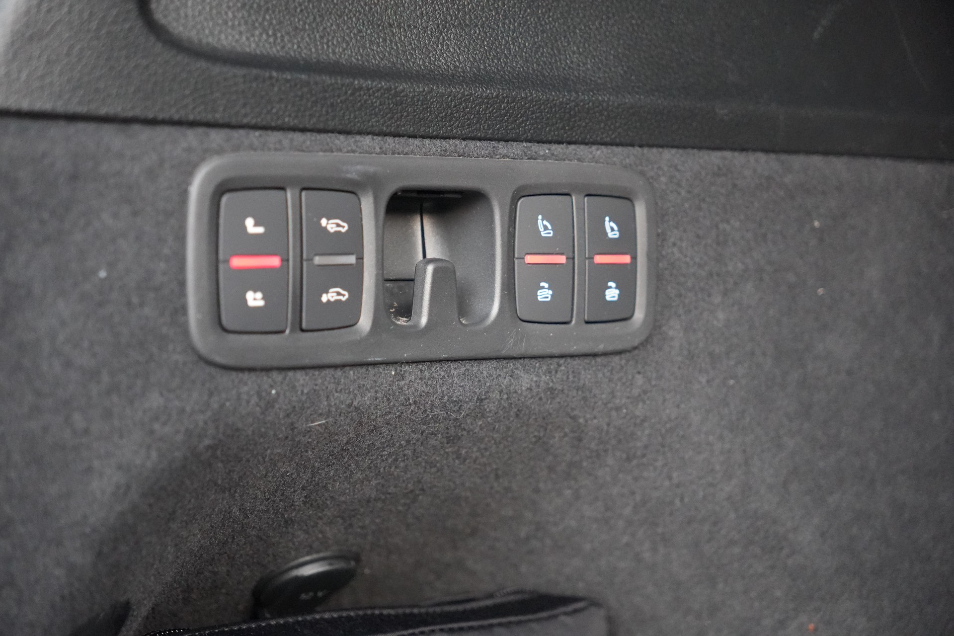 AUDI Q7 50 TDI quattro S Line tiptronic (7-Plätzer)-image-24