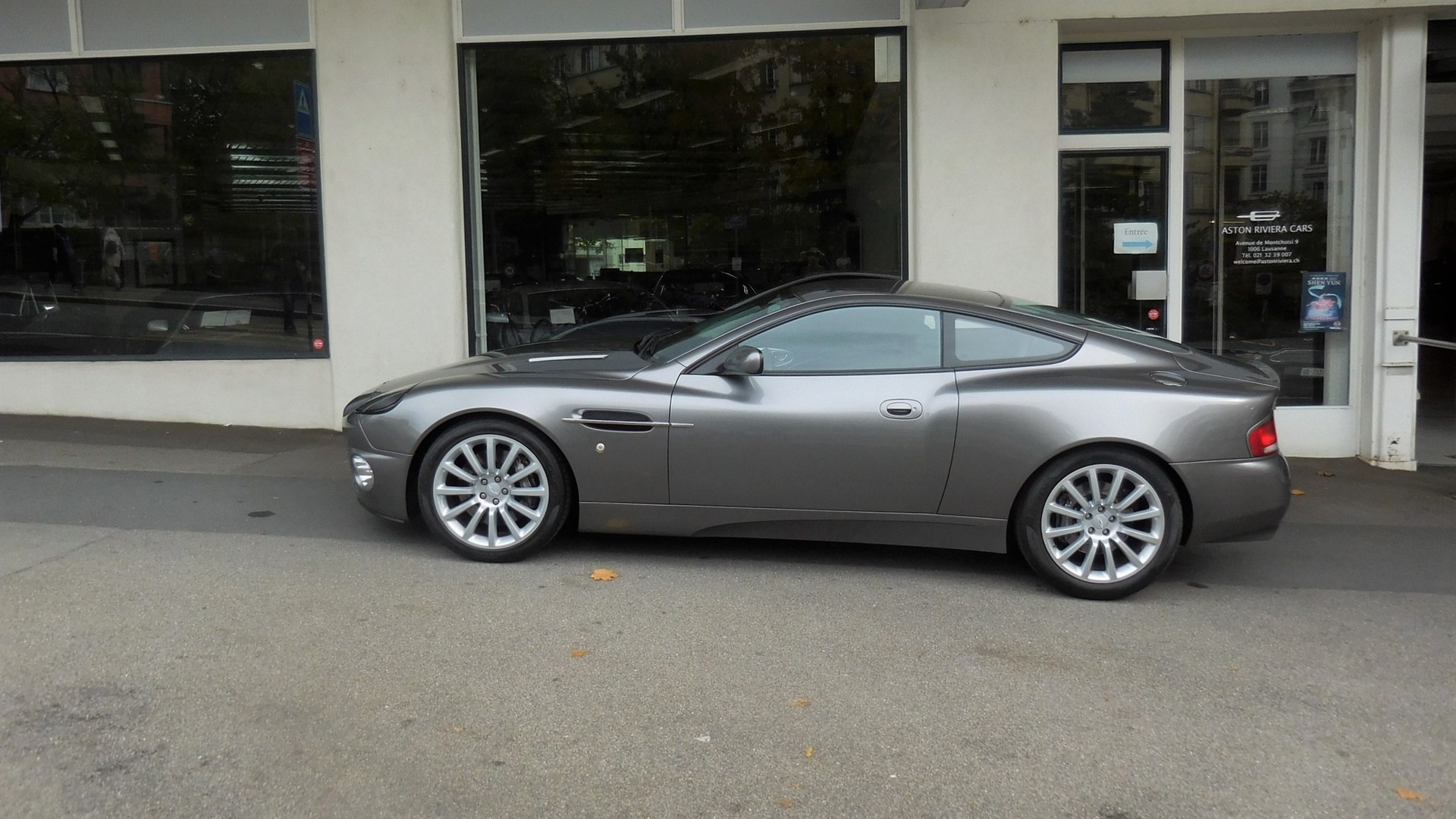 ASTON MARTIN Vanquish V12 5.9-48-image-2