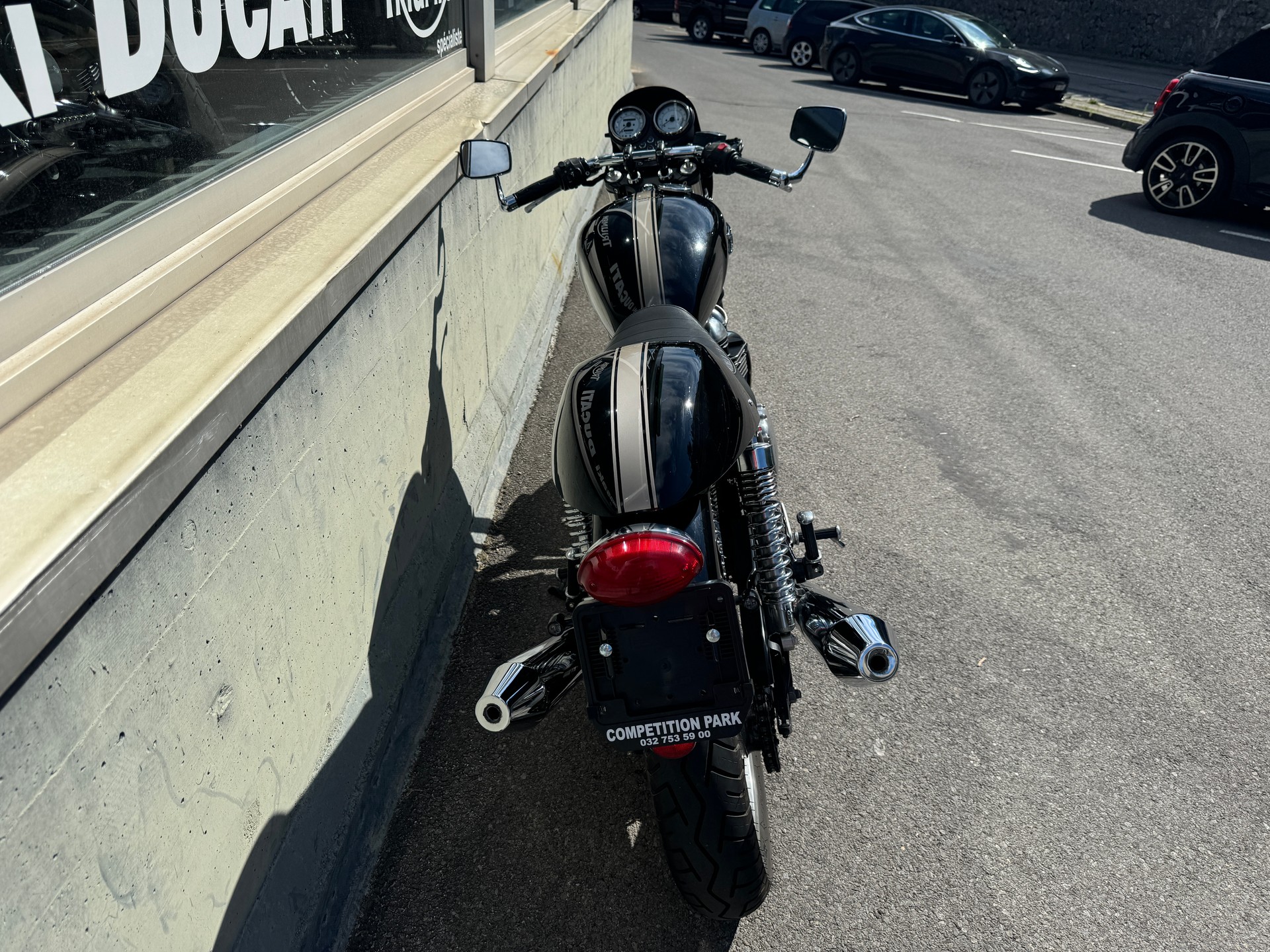 TRIUMPH Thruxton 900 i-image-4