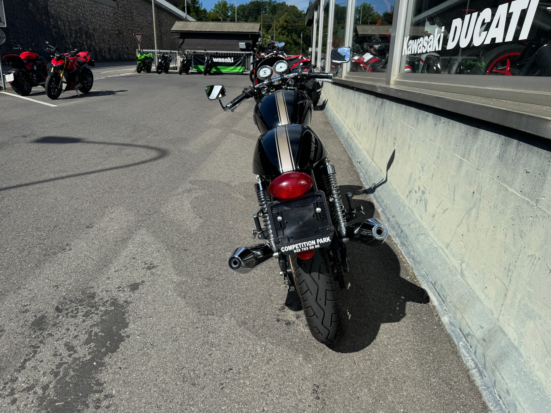 TRIUMPH Thruxton 900 i-image-10