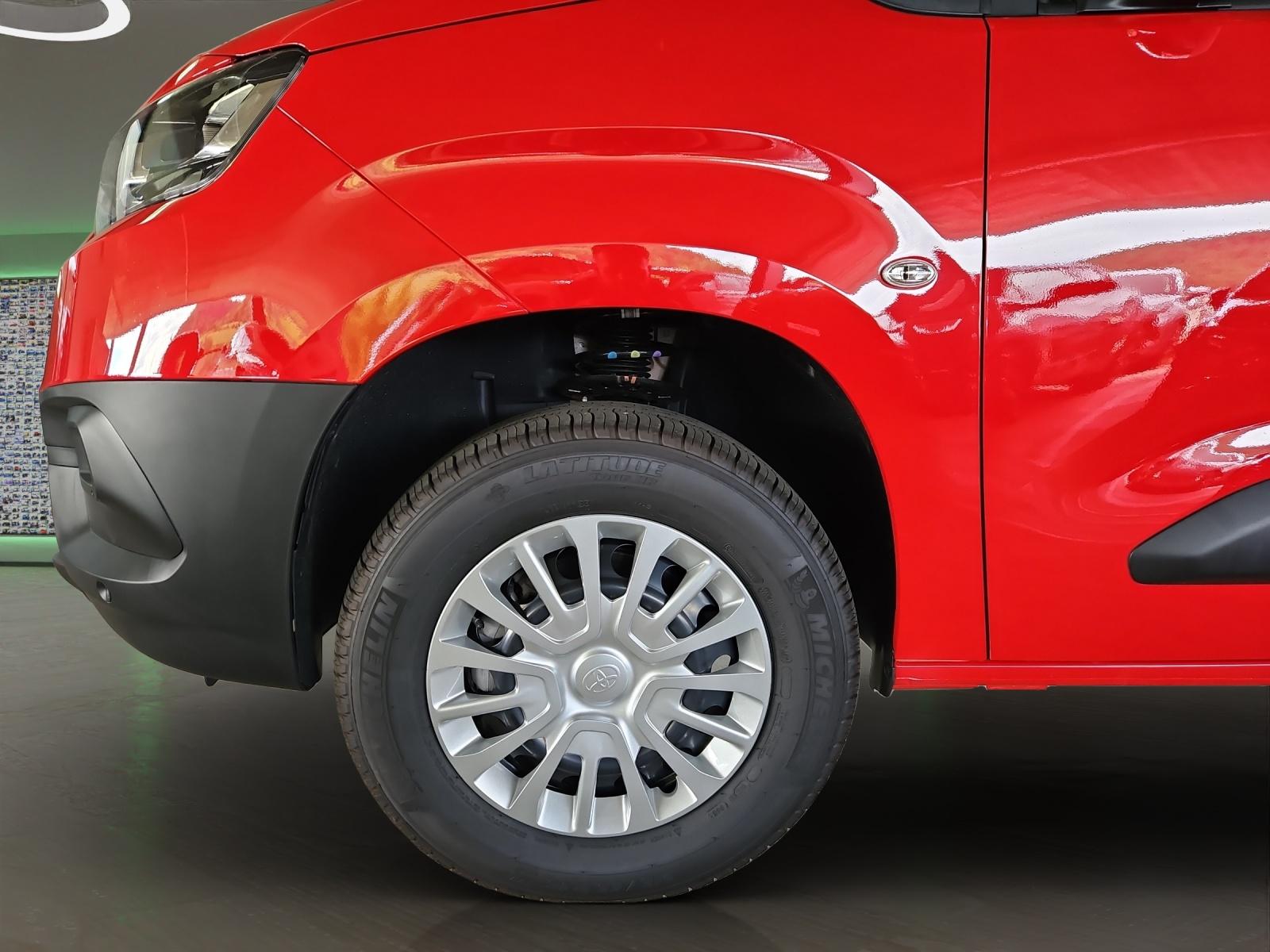 TOYOTA PROACE CITY Van L2 1.5 D Active 4x4-image-6
