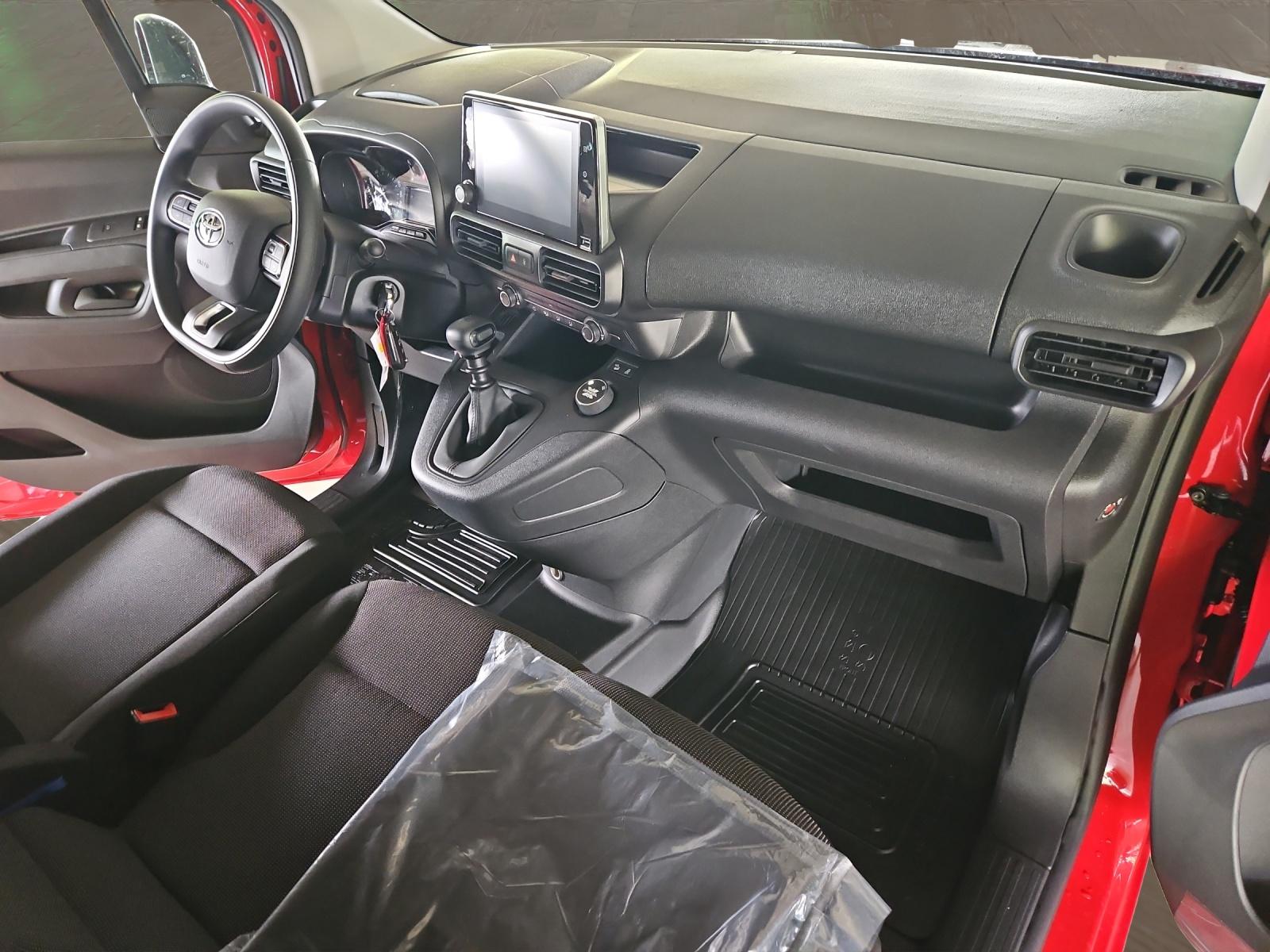 TOYOTA PROACE CITY Van L2 1.5 D Active 4x4-image-8