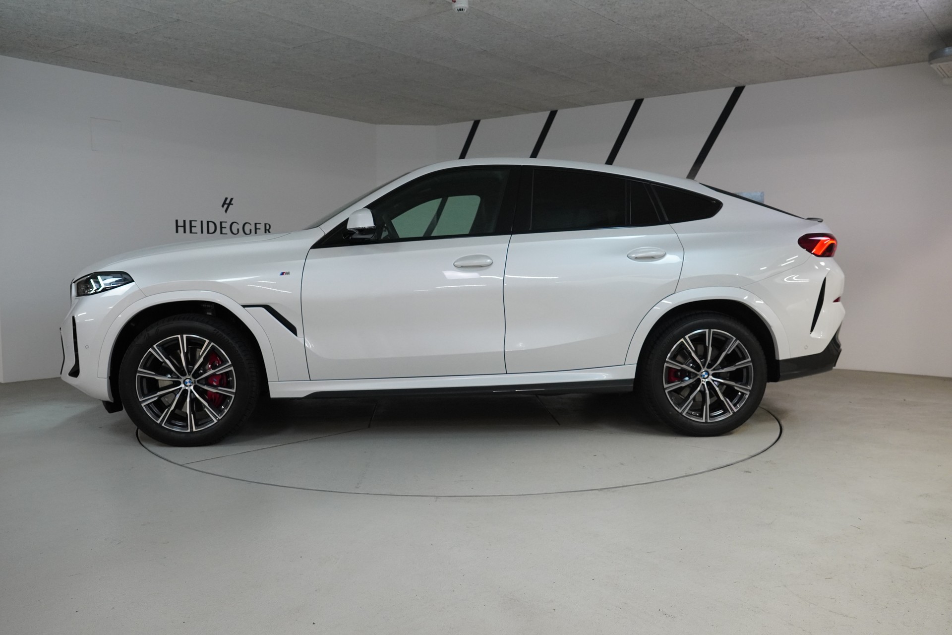 BMW X6 xDrive 48V 30d M Sport Pro Steptronic-showroom-element-3