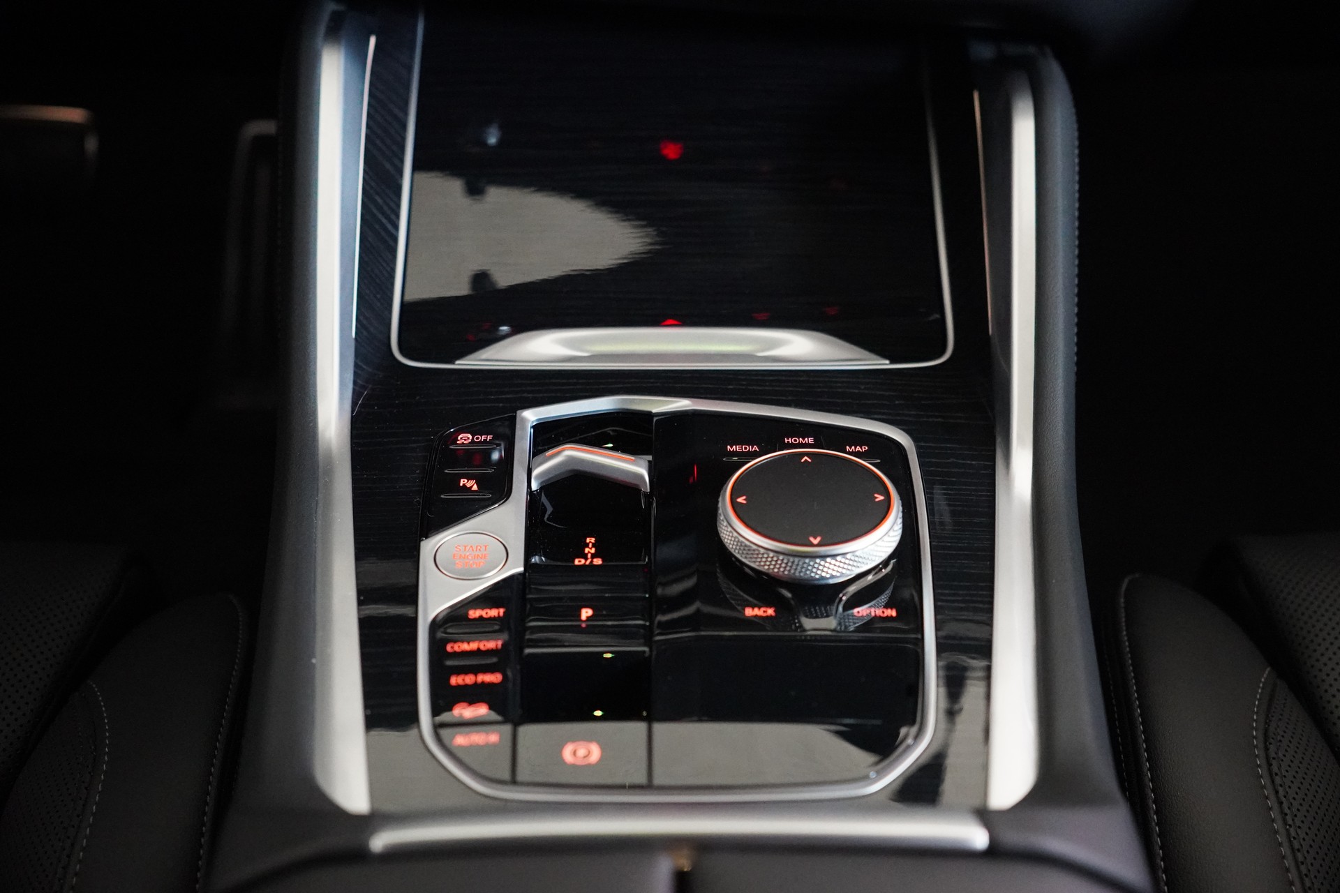 BMW X6 xDrive 48V 30d M Sport Pro Steptronic-image-19