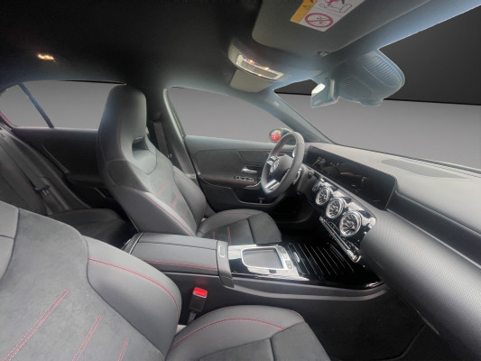 MERCEDES-BENZ A 200 7G-DCT-image-9