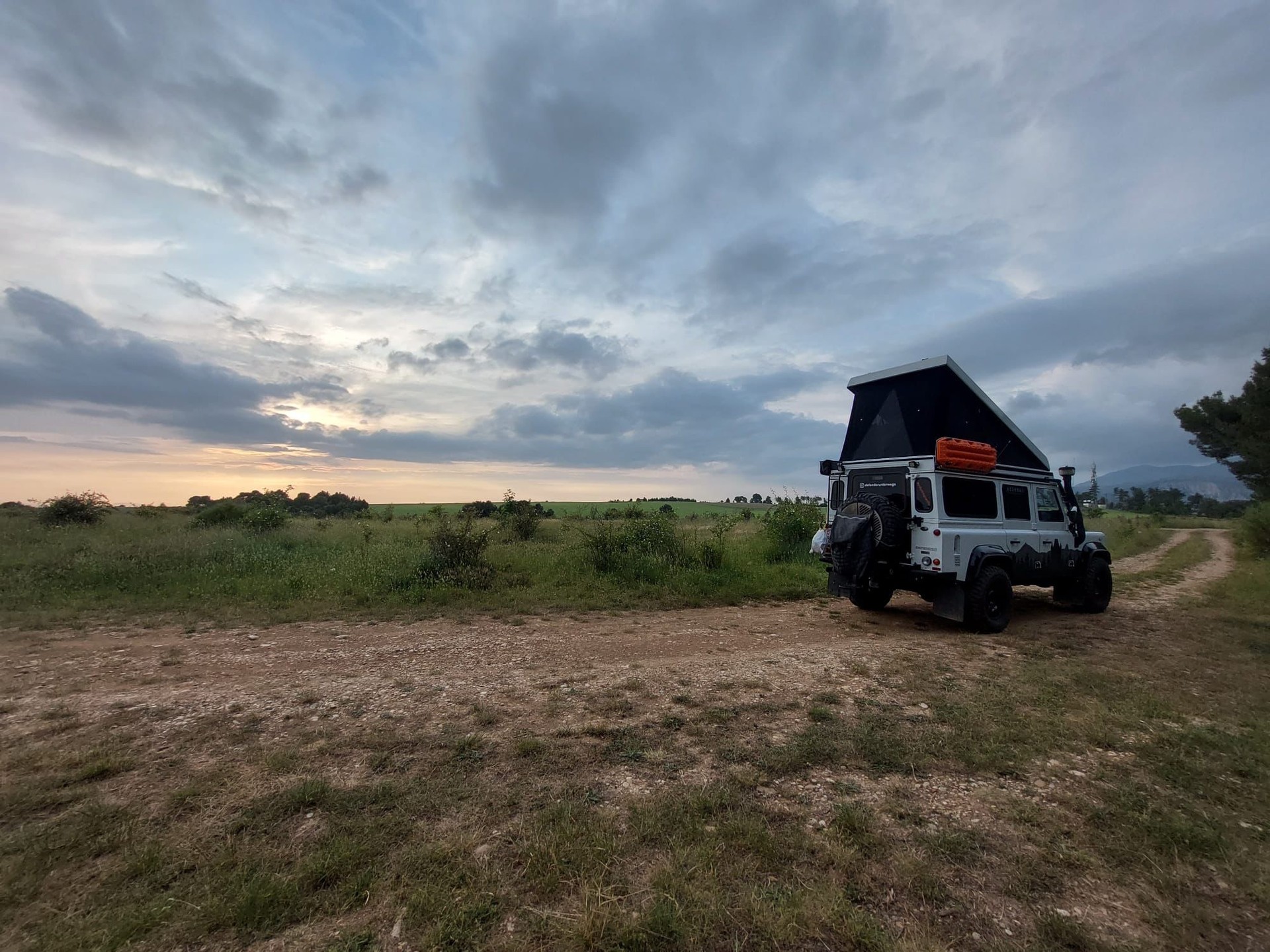 LAND ROVER Defender 110 2.4 Td4 Station Wagon