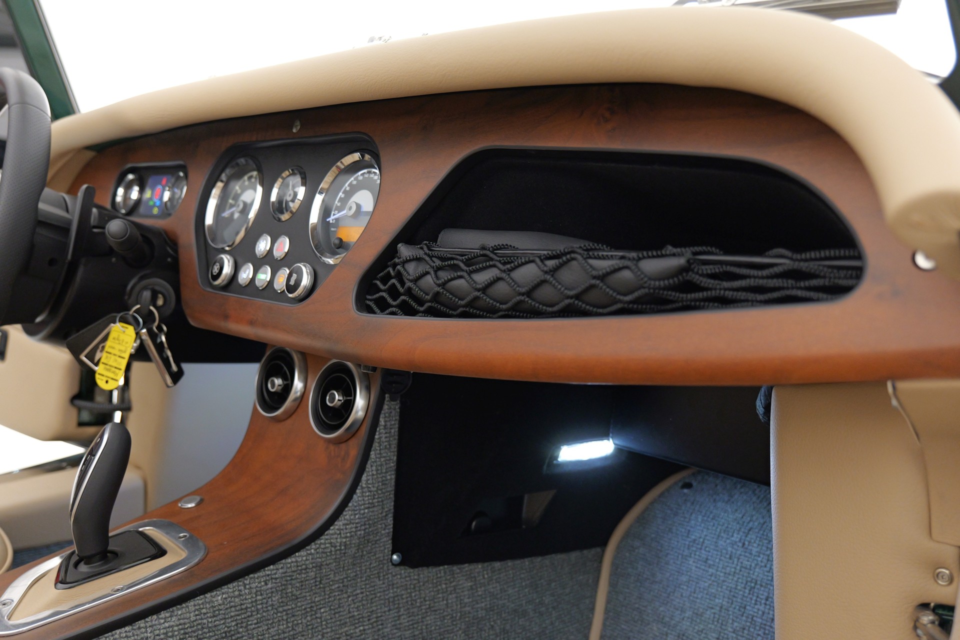 MORGAN PLUS SIX-image-14