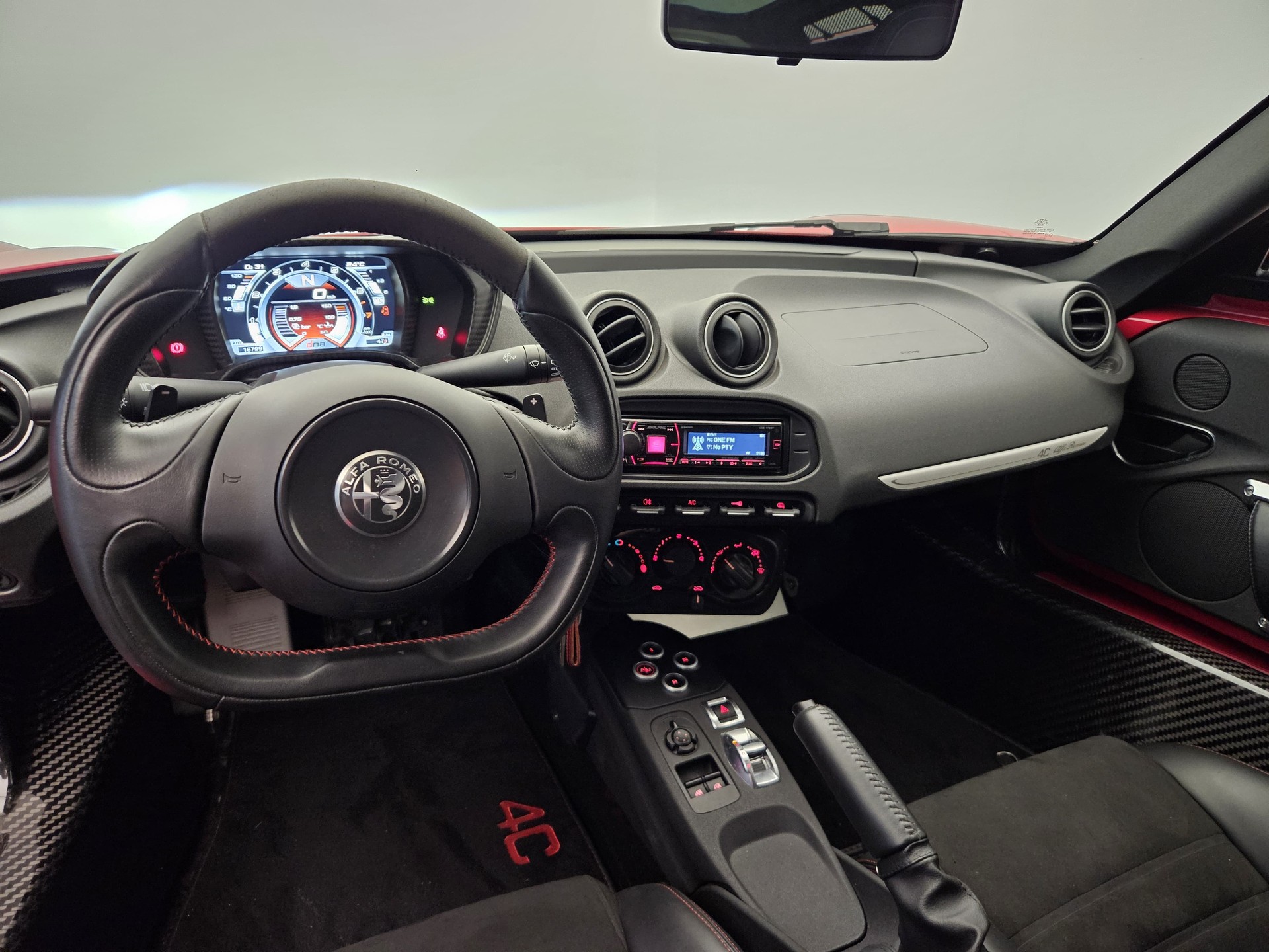 ALFA ROMEO 4C 1750 TBi TCT-image-9