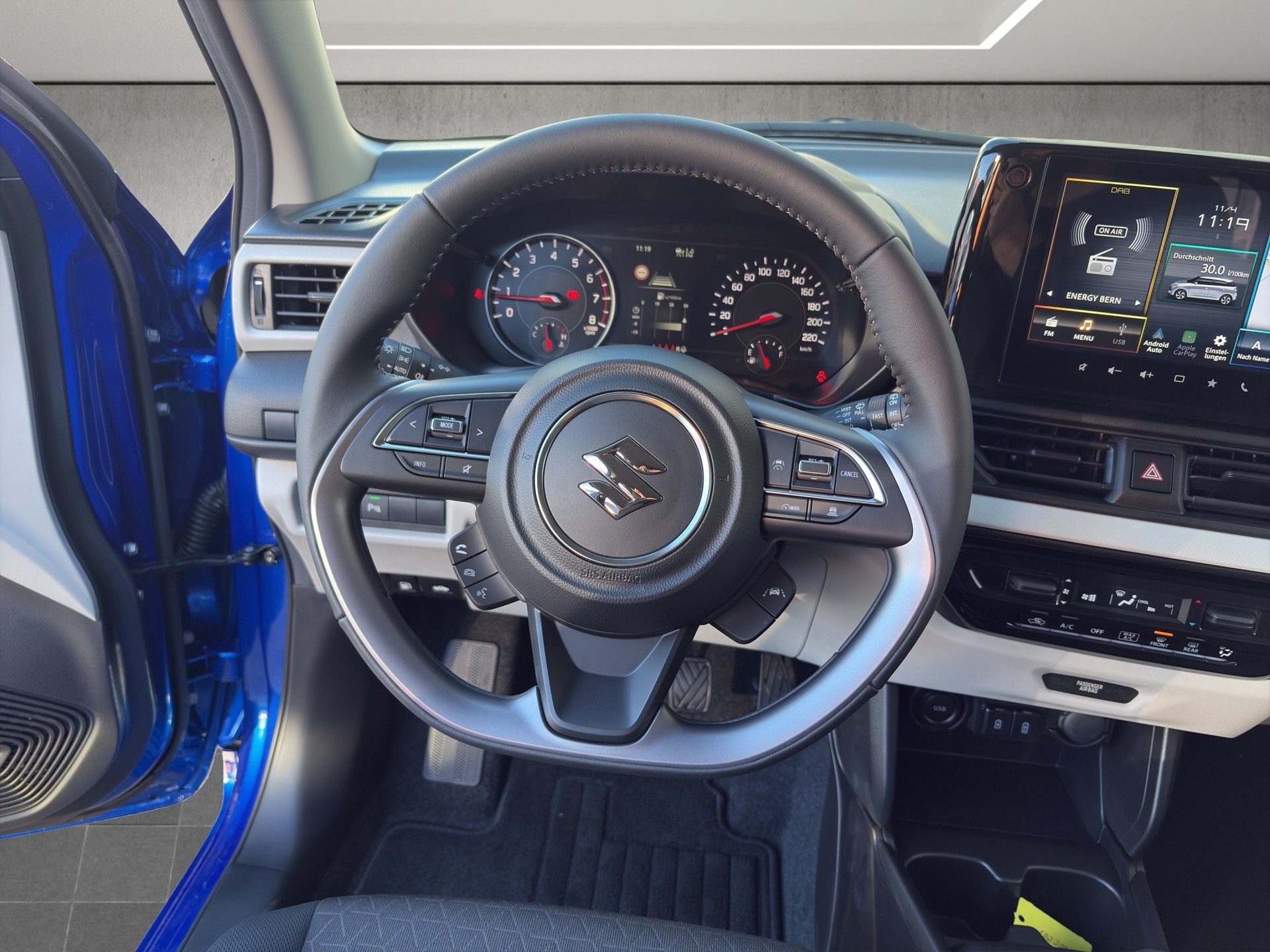 SUZUKI Swift 1.2 Compact + 4x4 Hybrid-image-9
