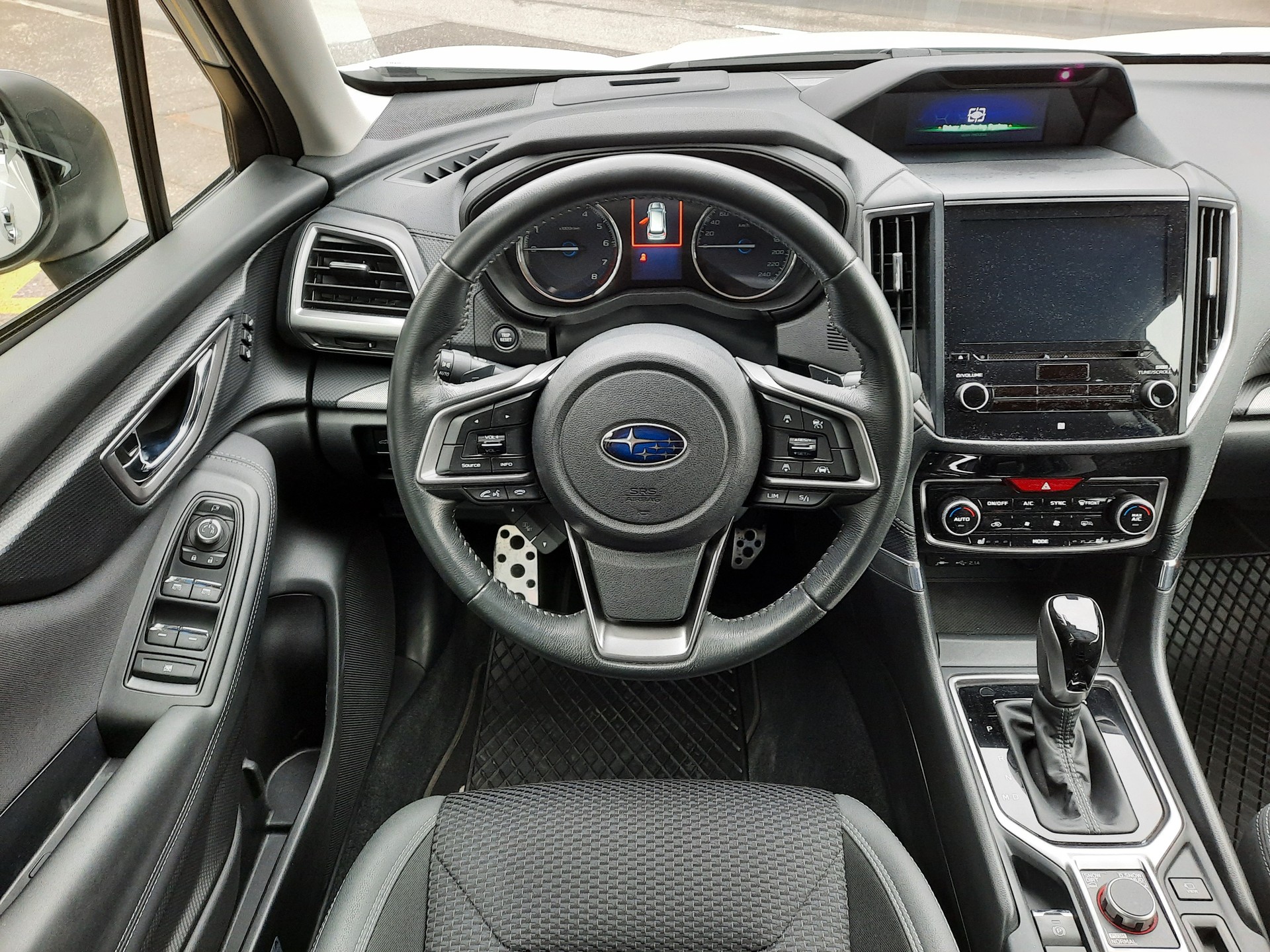 SUBARU Forester 2.0i e-Boxer Swiss Plus Lineartronic-image-8