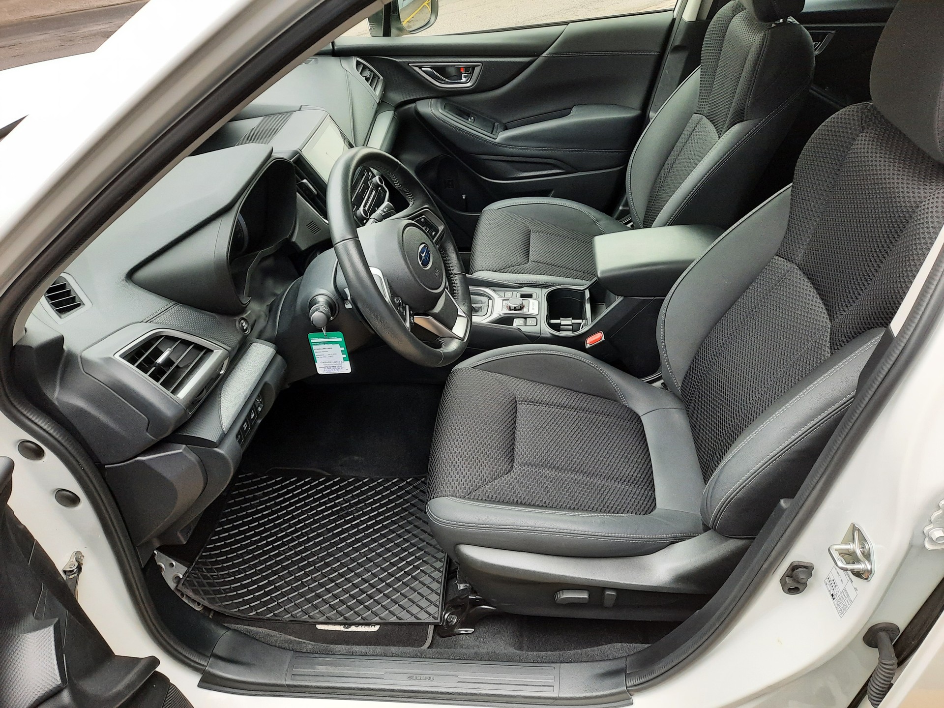 SUBARU Forester 2.0i e-Boxer Swiss Plus Lineartronic-image-7