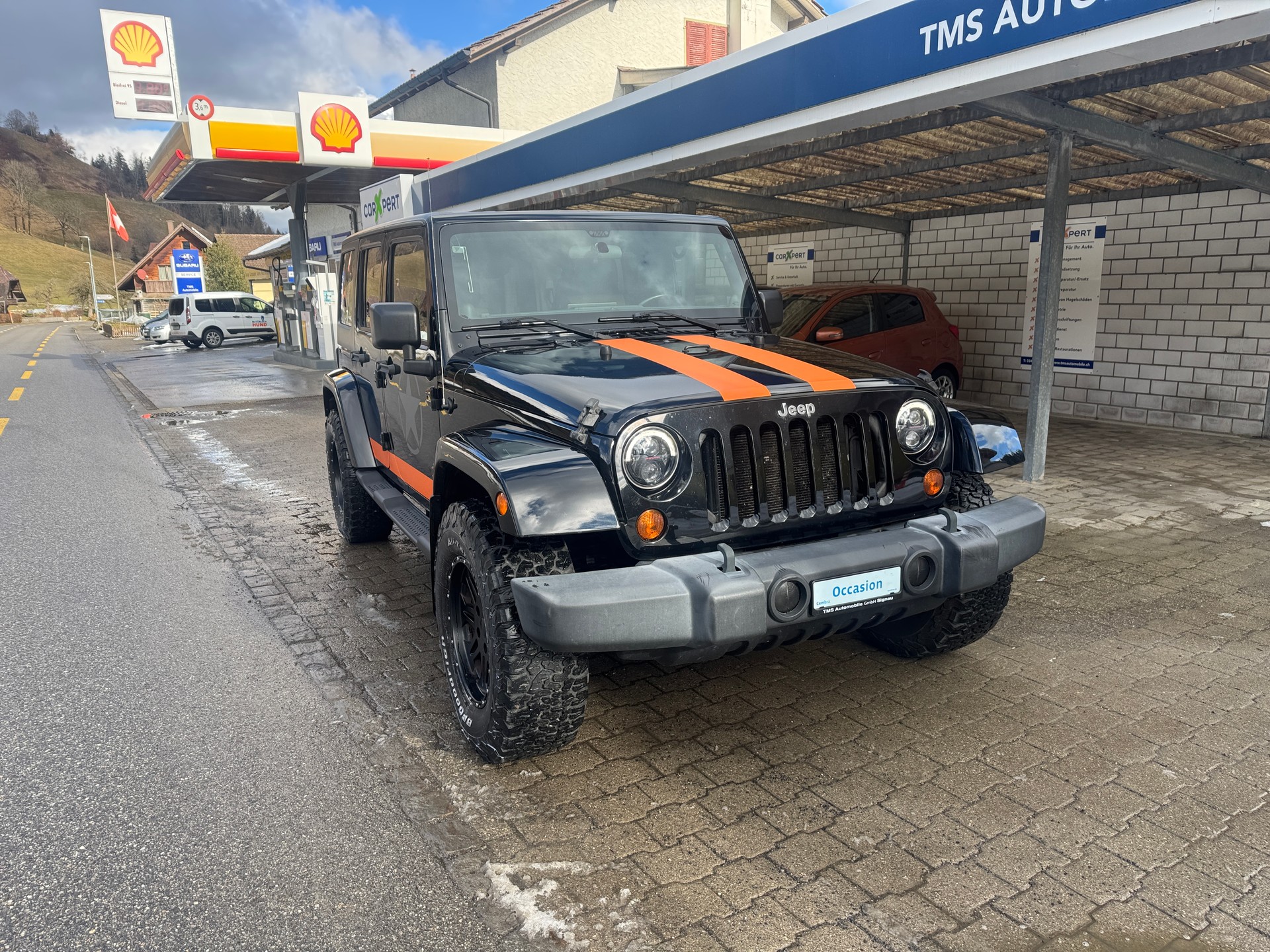 JEEP Wrangler Unlimited Sahara-image-1