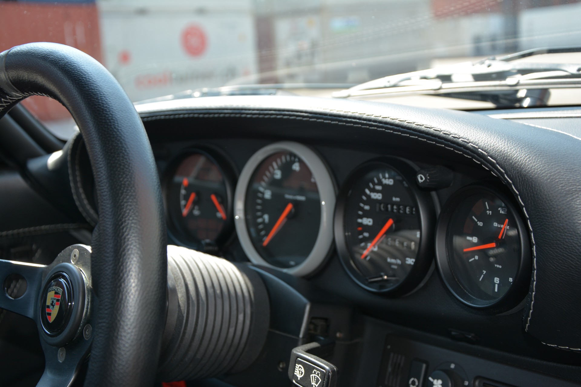 PORSCHE 911 Coupé 3.6 Carrera 2-image-11