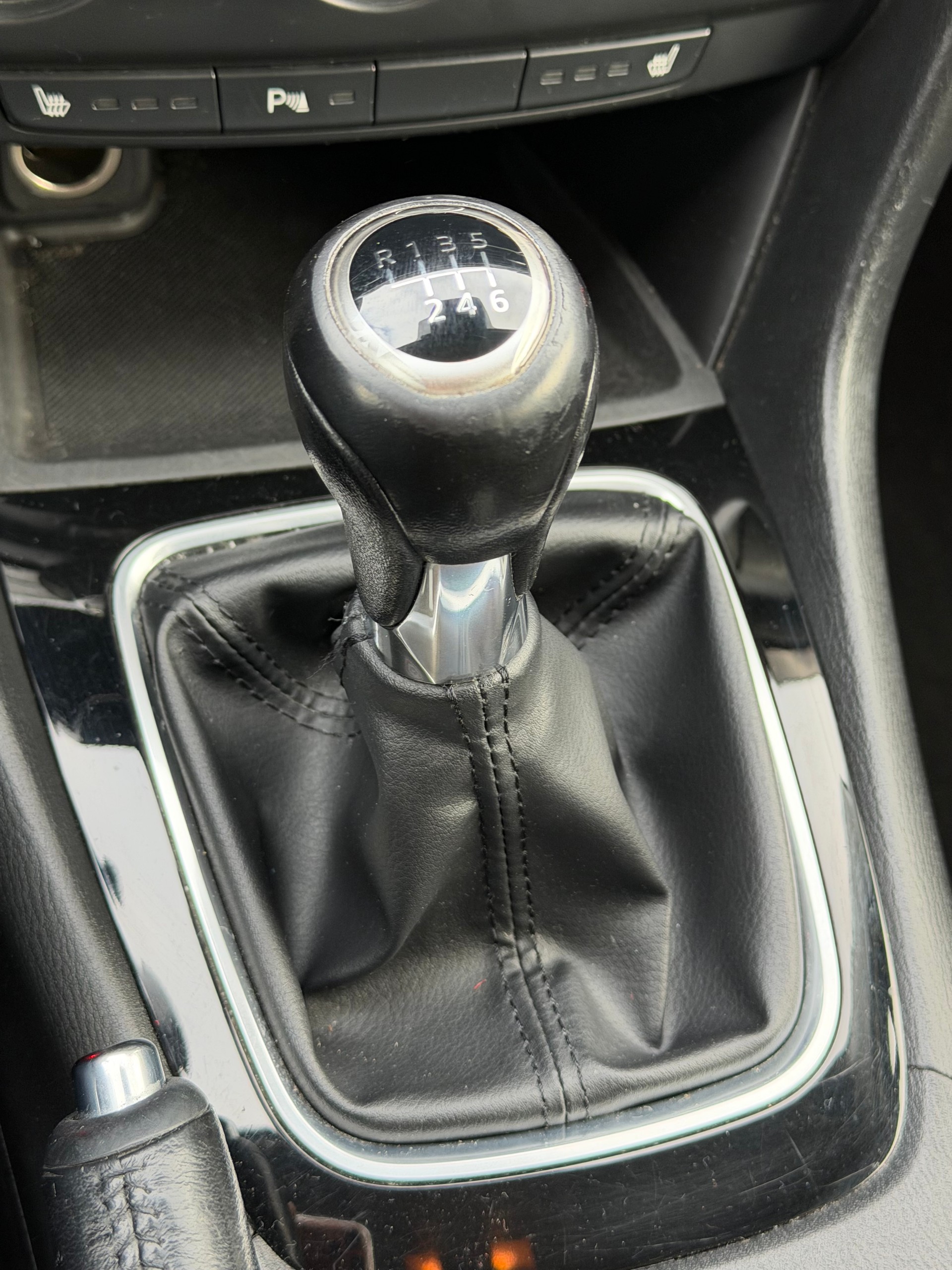 MAZDA 6 Sportwagon 2.0 16V HP Revolution-image-17