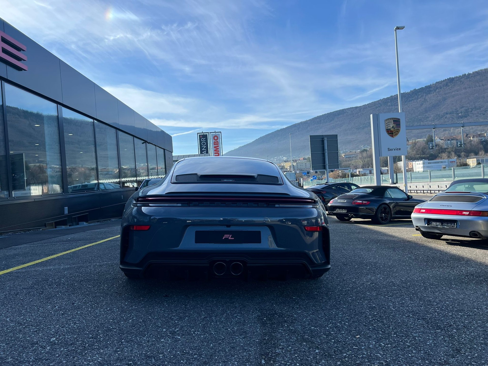 PORSCHE 911 Carrera GT3 PDK Touring-image-5