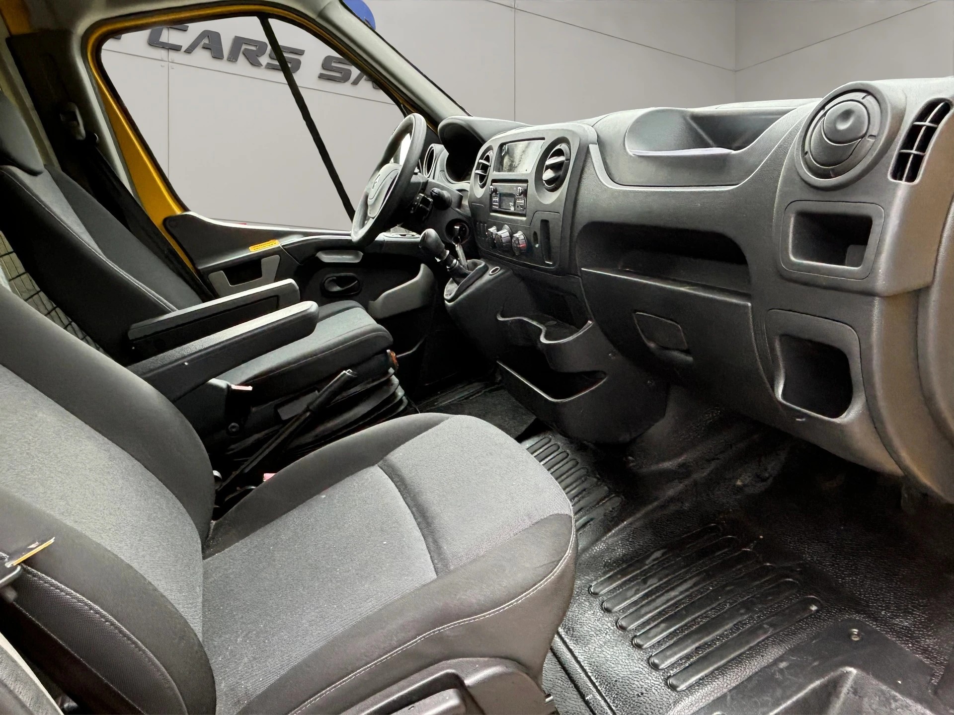 RENAULT Master T35 2.3dCi 135 L3H3-image-4