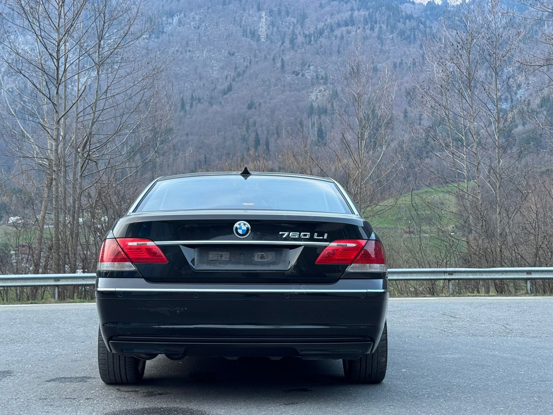 BMW 760i L-image-13