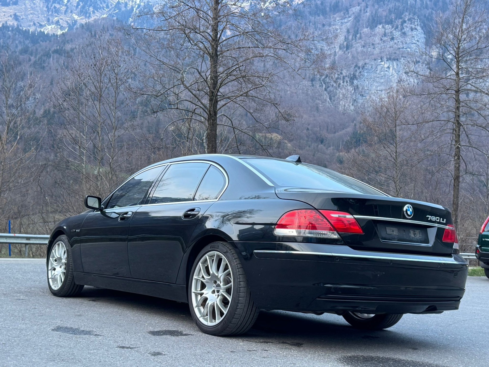 BMW 760i L-image-8