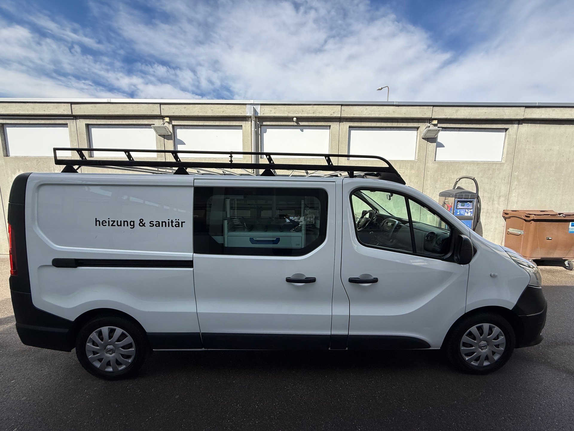 NISSAN NV300 dCi 120 2.9 L2H1 Pro *Aus 1st.Erster CH Hand *Frisch ab MFK *AC *Lange Version *Sanitärausrüstung mit Schubladen-image-3