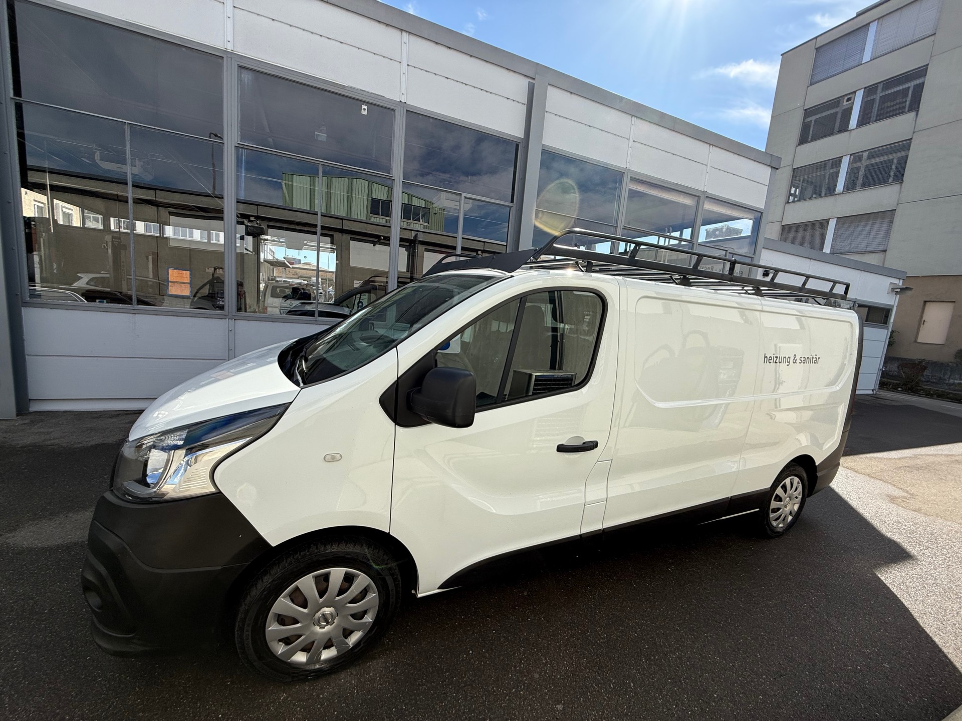 NISSAN NV300 dCi 120 2.9 L2H1 Pro *Aus 1st.Erster CH Hand *Frisch ab MFK *AC *Lange Version *Sanitärausrüstung mit Schubladen