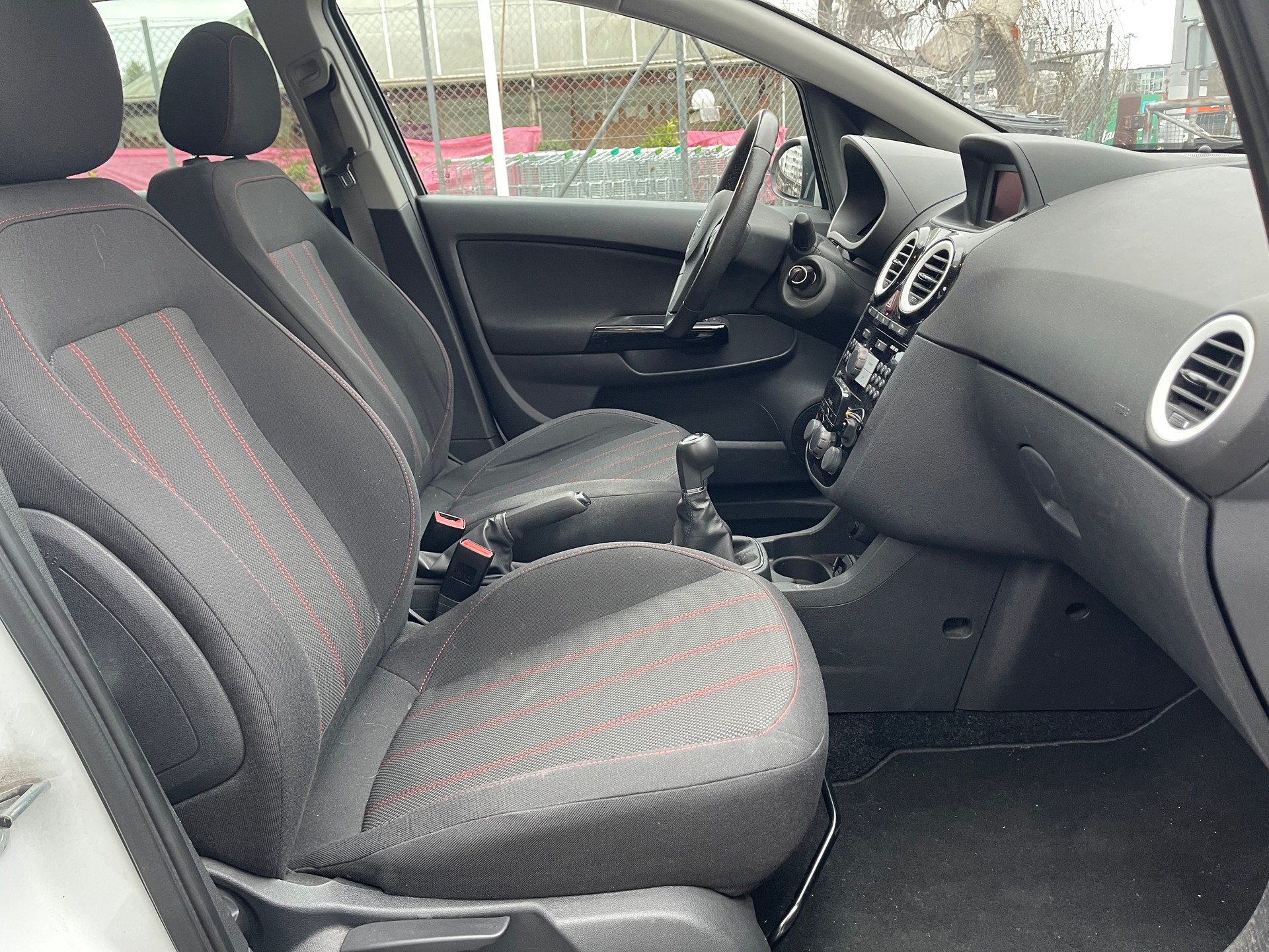 OPEL Corsa 1.4 TP Color Edition-image-8