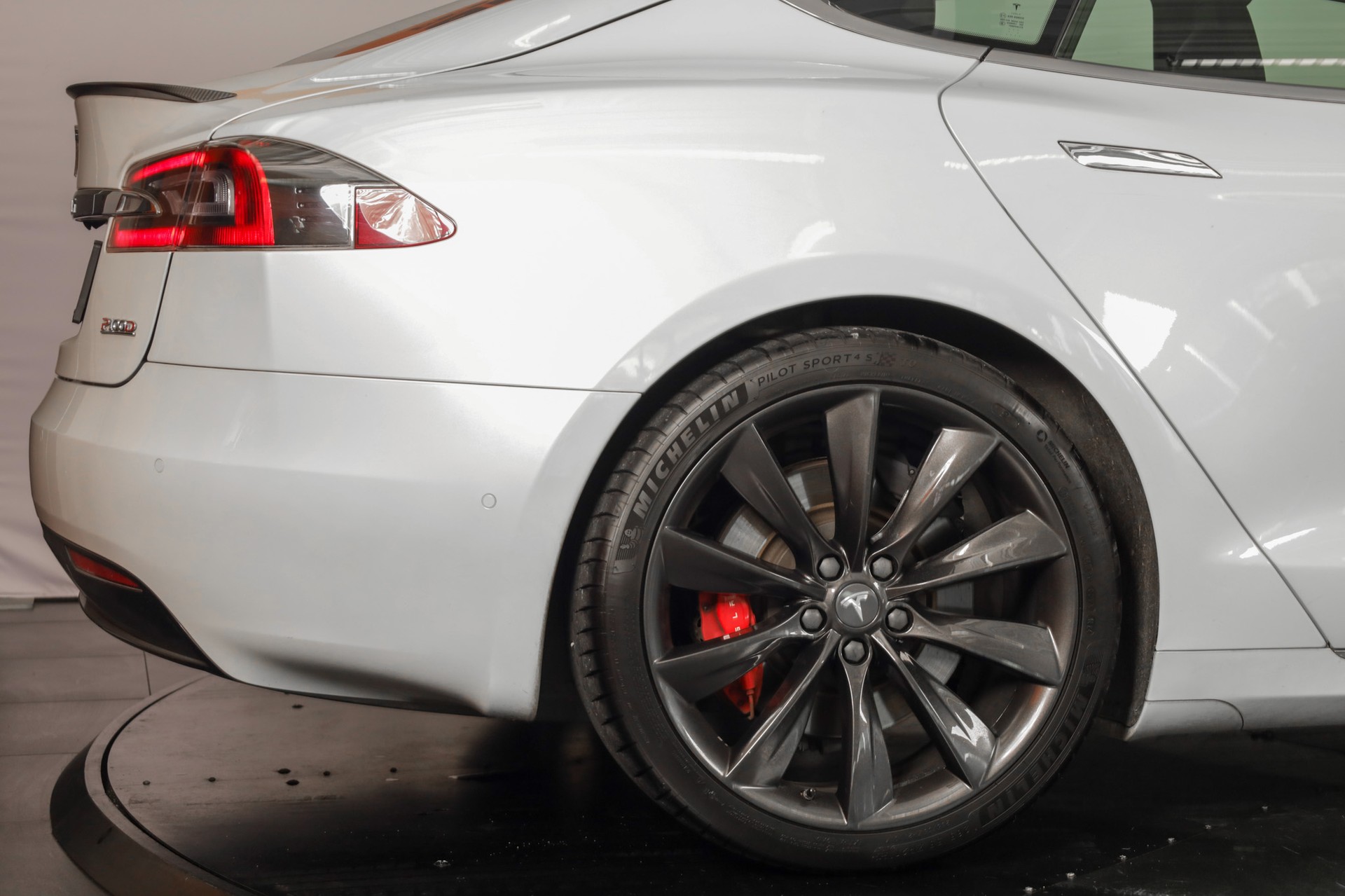 TESLA Model S 100 D Performance-image-10