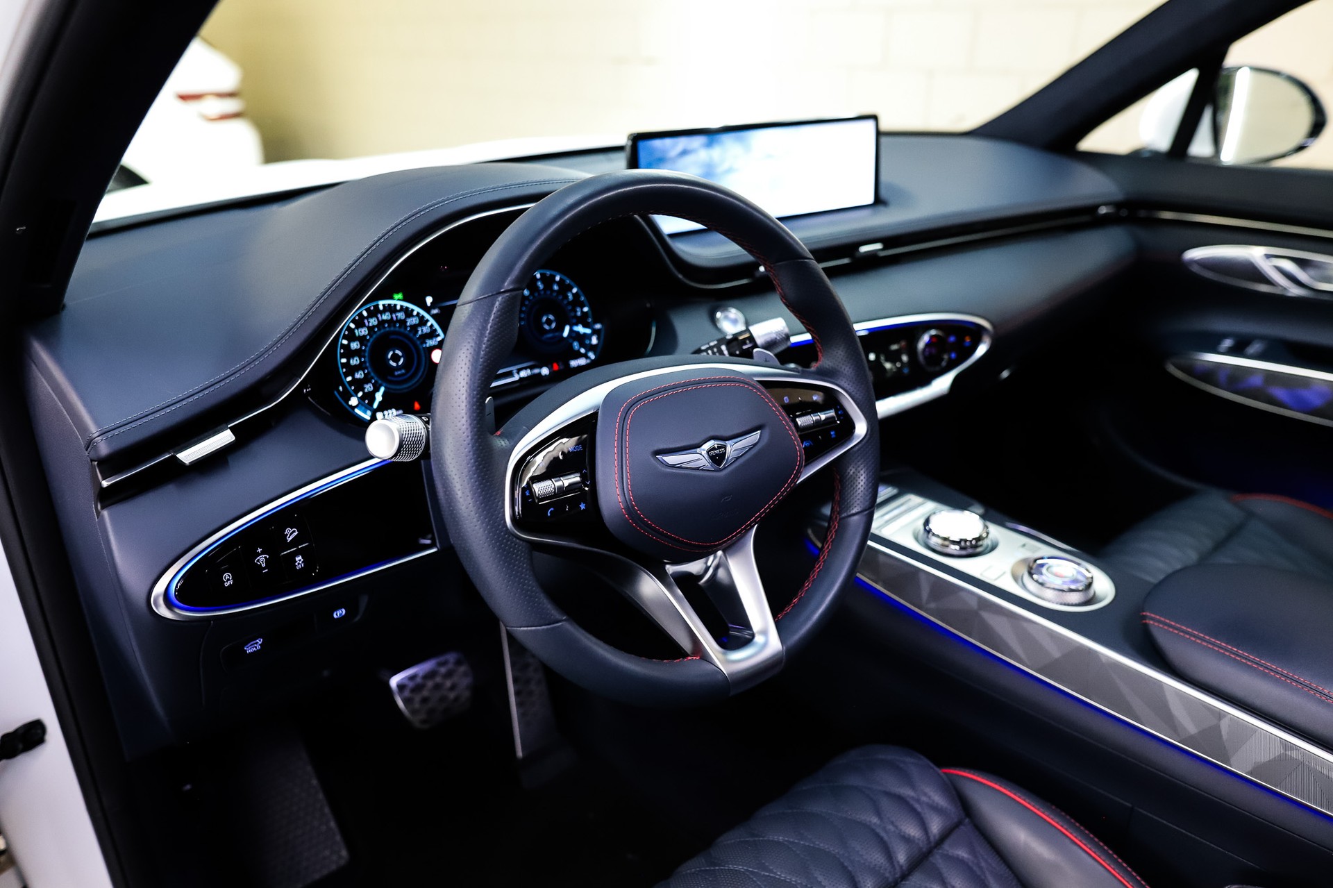 GENESIS GV70 2.5 TGDI Sport AT8 AWD Matterhorn White-image-9