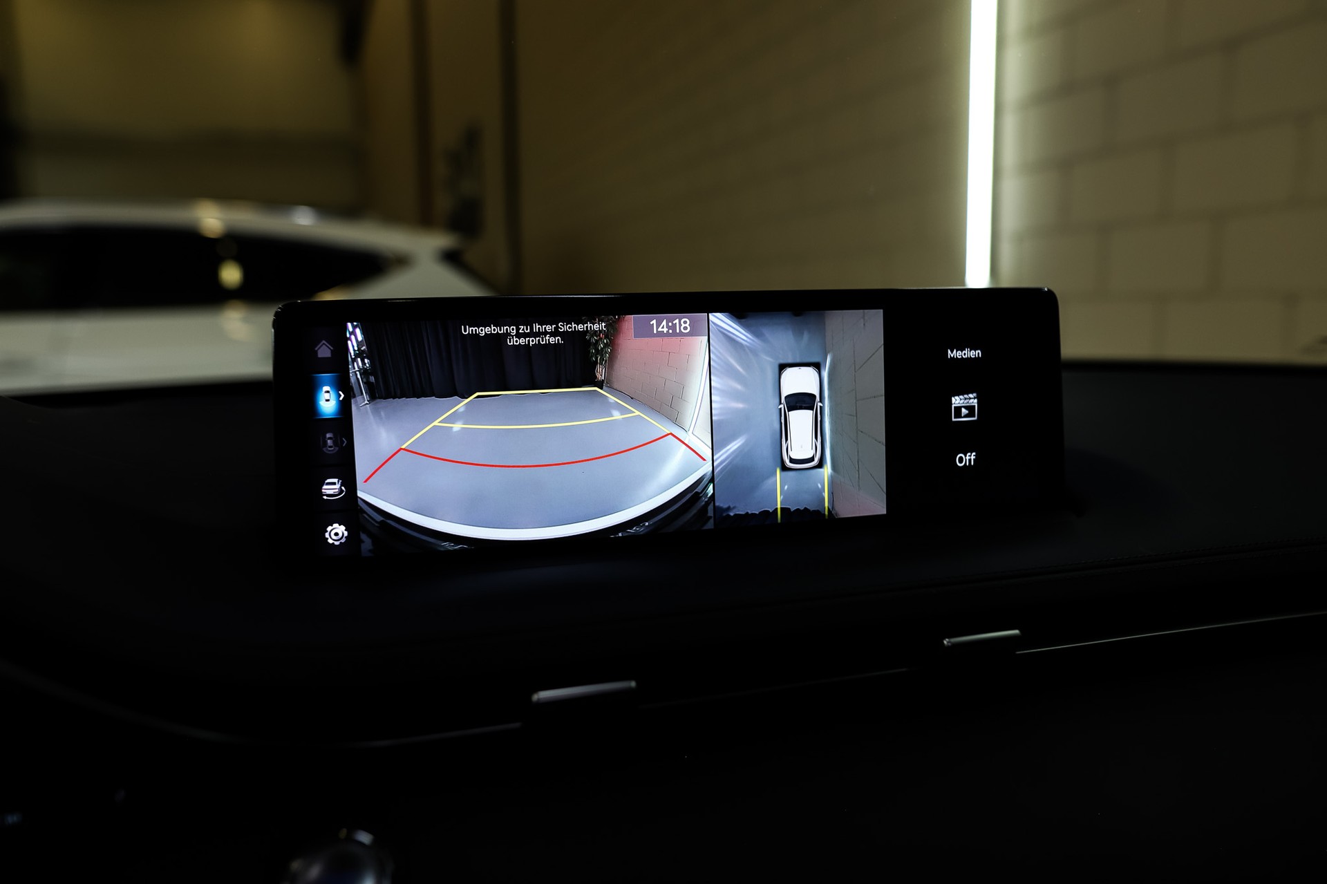GENESIS GV70 2.5 TGDI Sport AT8 AWD Matterhorn White-image-16