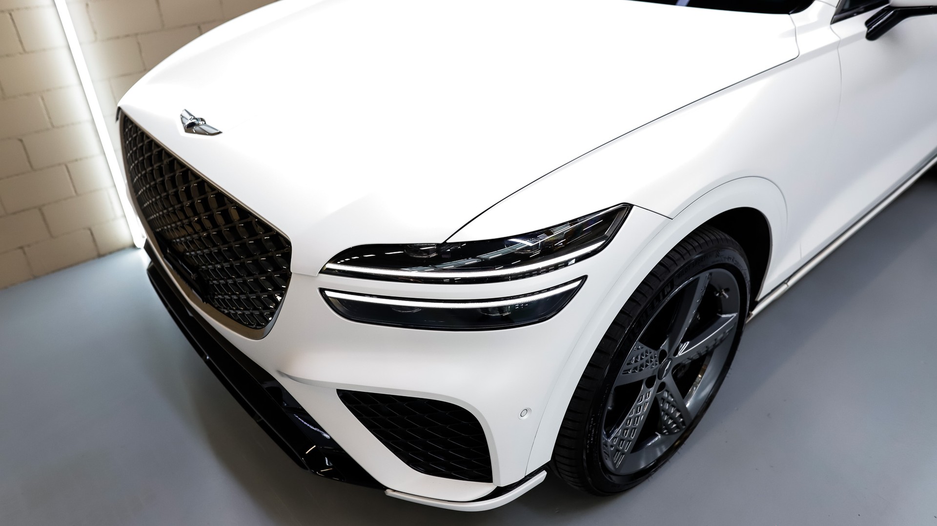 GENESIS GV70 2.5 TGDI Sport AT8 AWD Matterhorn White-image-7
