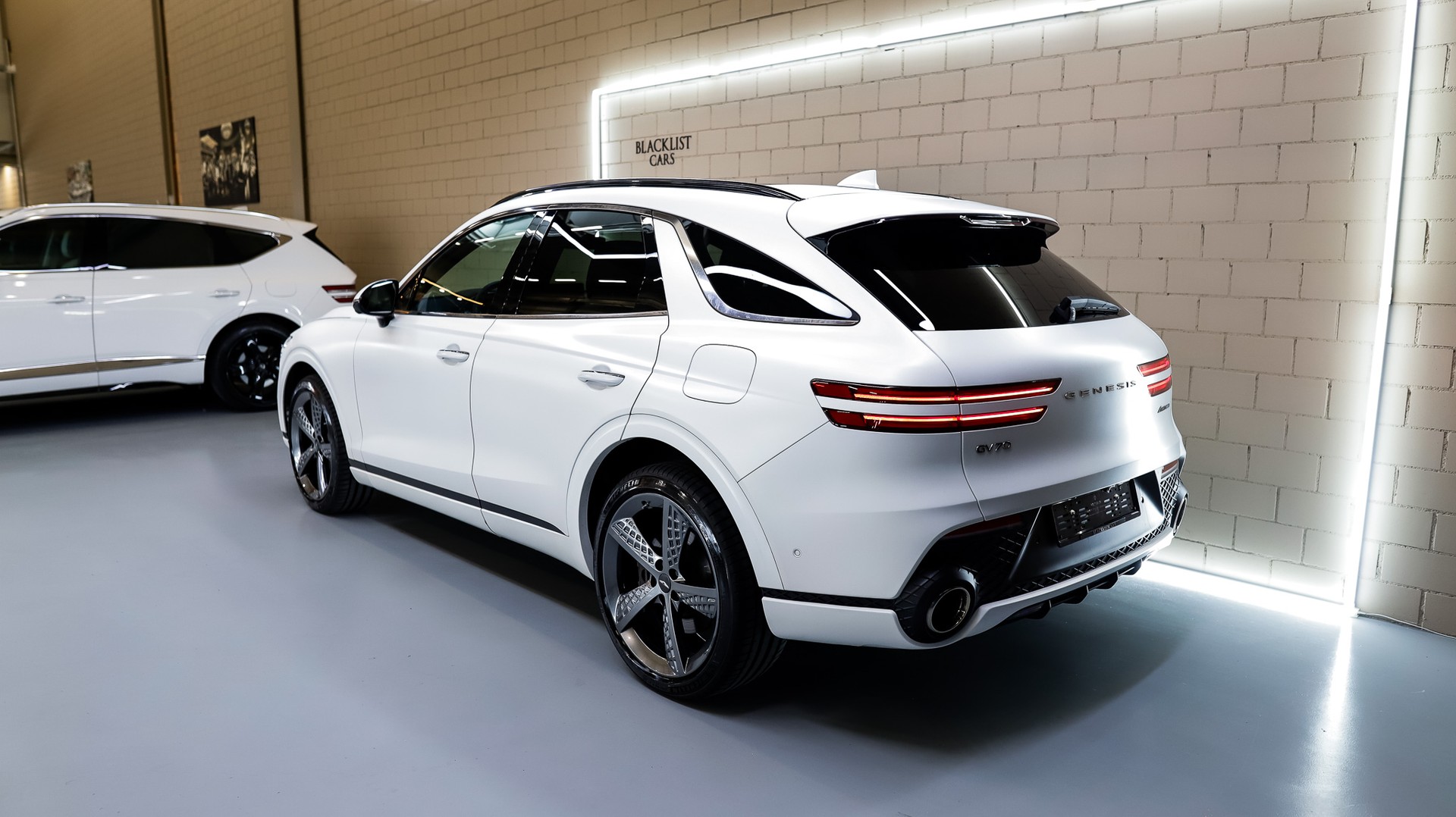 GENESIS GV70 2.5 TGDI Sport AT8 AWD Matterhorn White-image-4