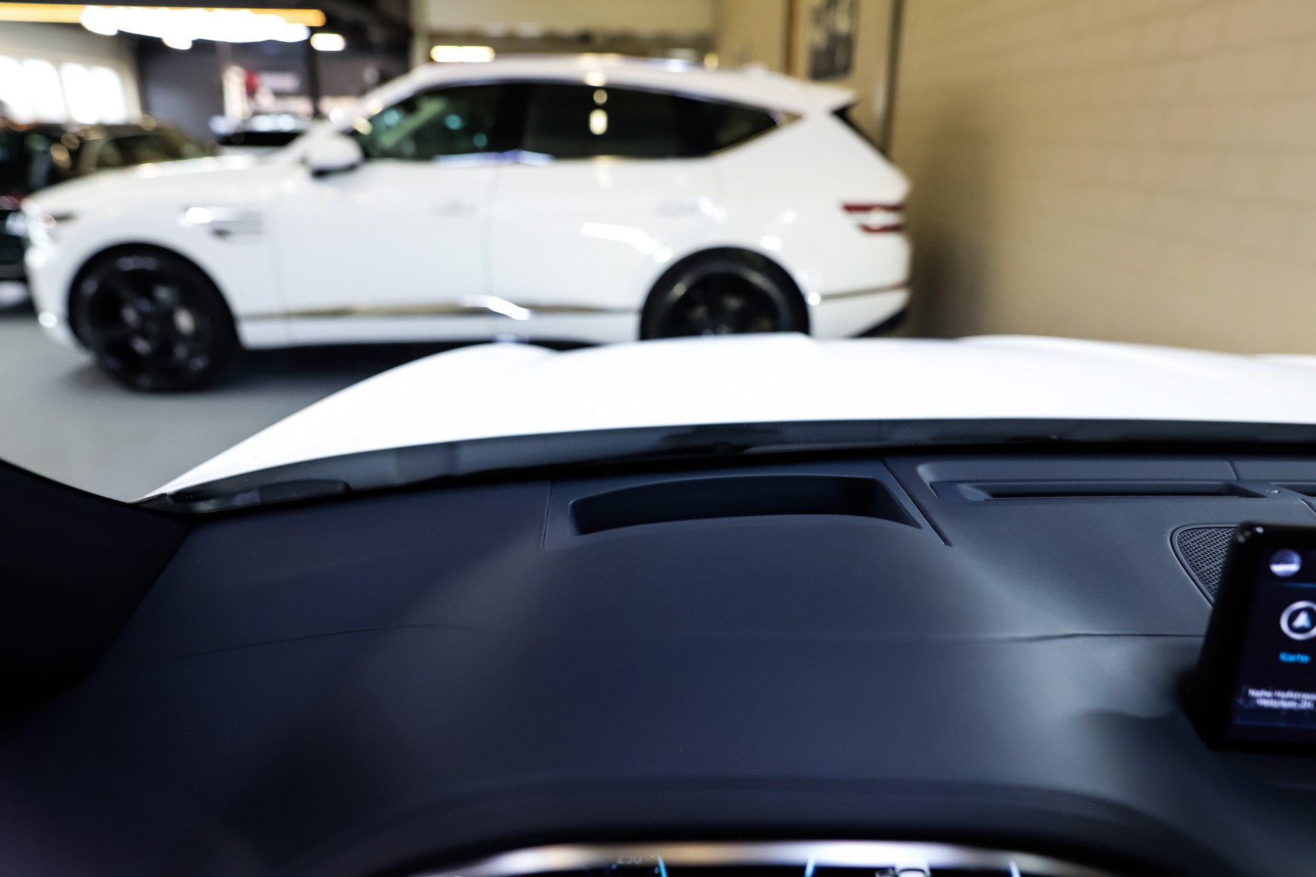 GENESIS GV70 2.5 TGDI Sport AT8 AWD Matterhorn White-image-14