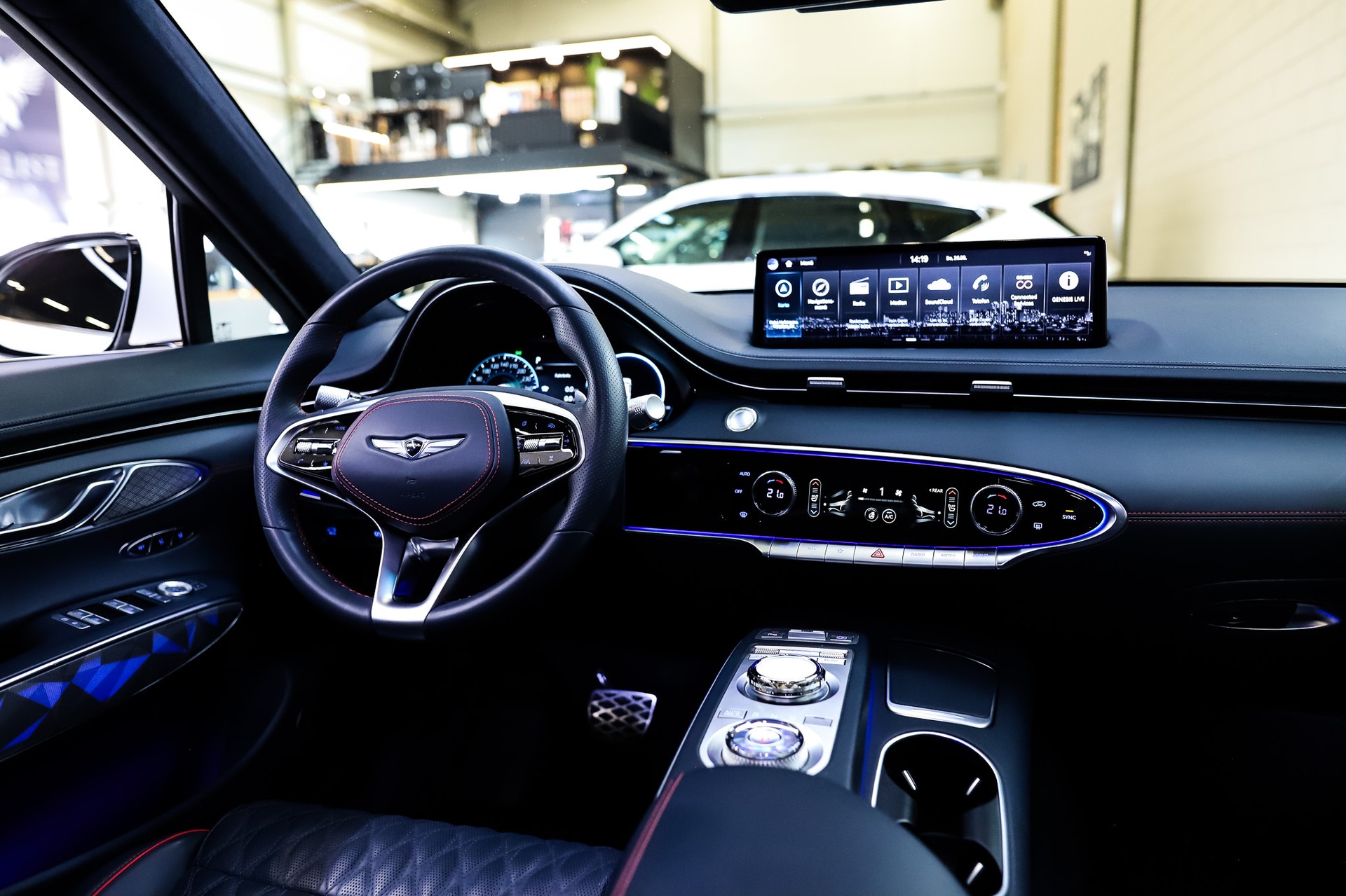 GENESIS GV70 2.5 TGDI Sport AT8 AWD Matterhorn White-image-19