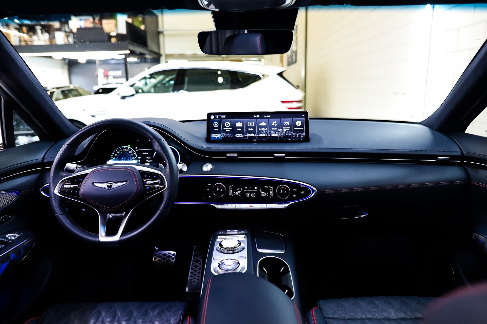 GENESIS GV70 2.5 TGDI Sport AT8 AWD Matterhorn White-image-20