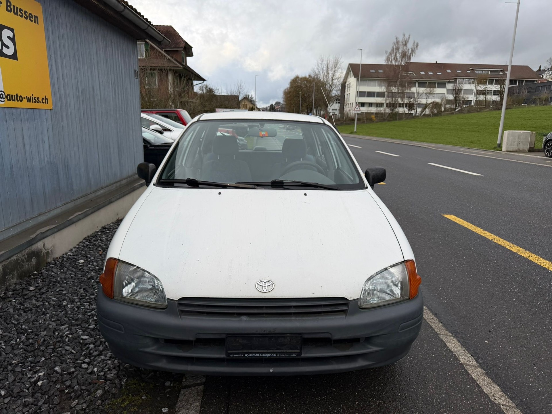 TOYOTA Starlet 1.3-showroom-element-1