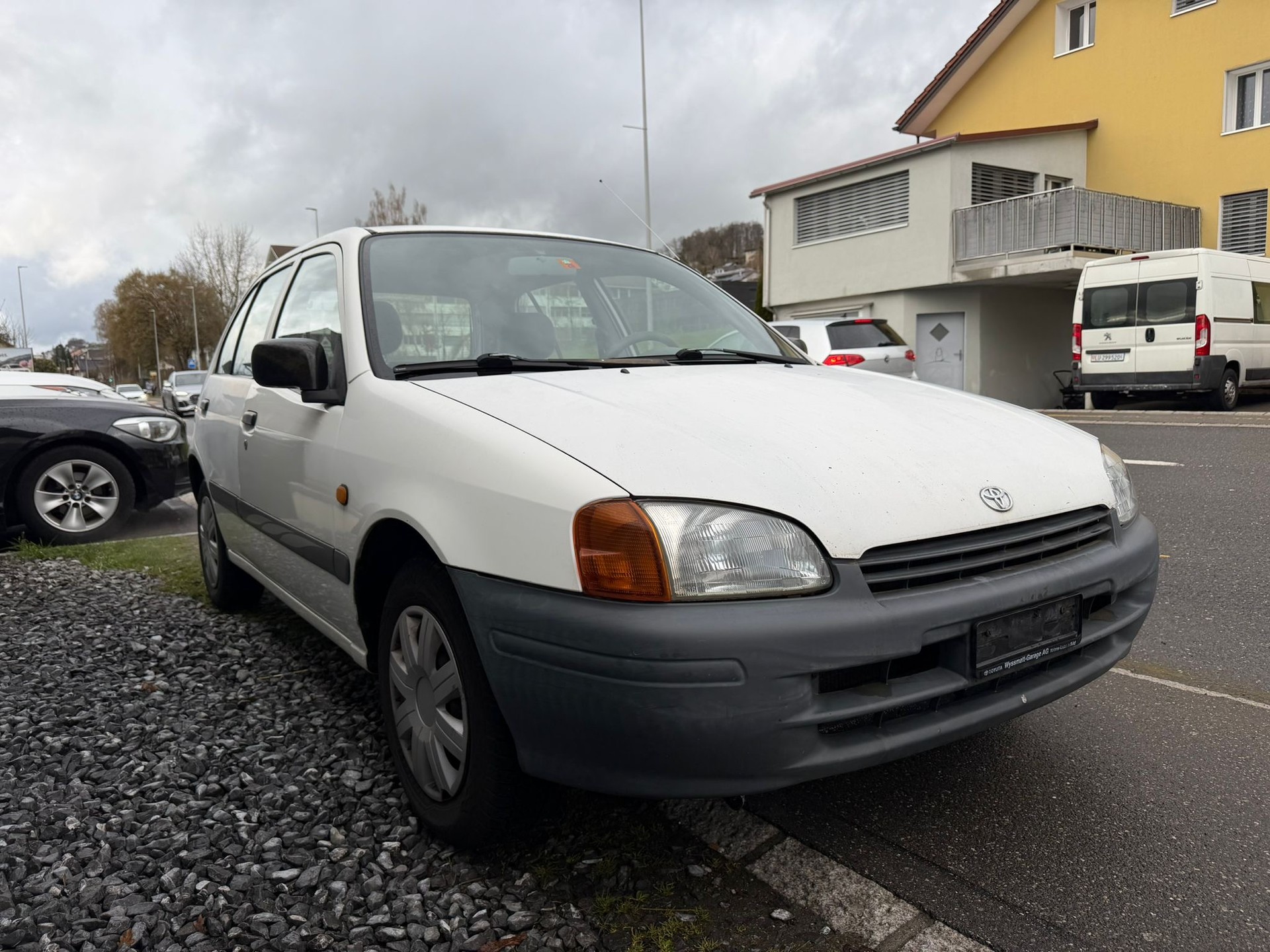 TOYOTA Starlet 1.3-showroom-element-2