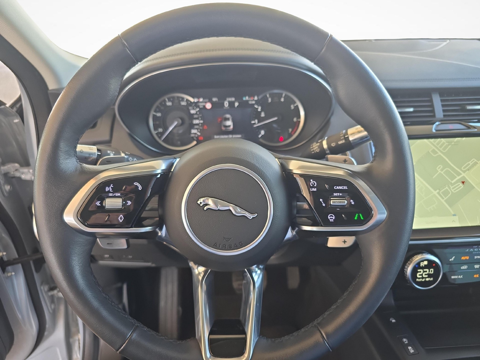 JAGUAR E-Pace 2.0 I4 200 SE AWD / Jetzt mit attraktivem 1.9% Leasing!-image-12