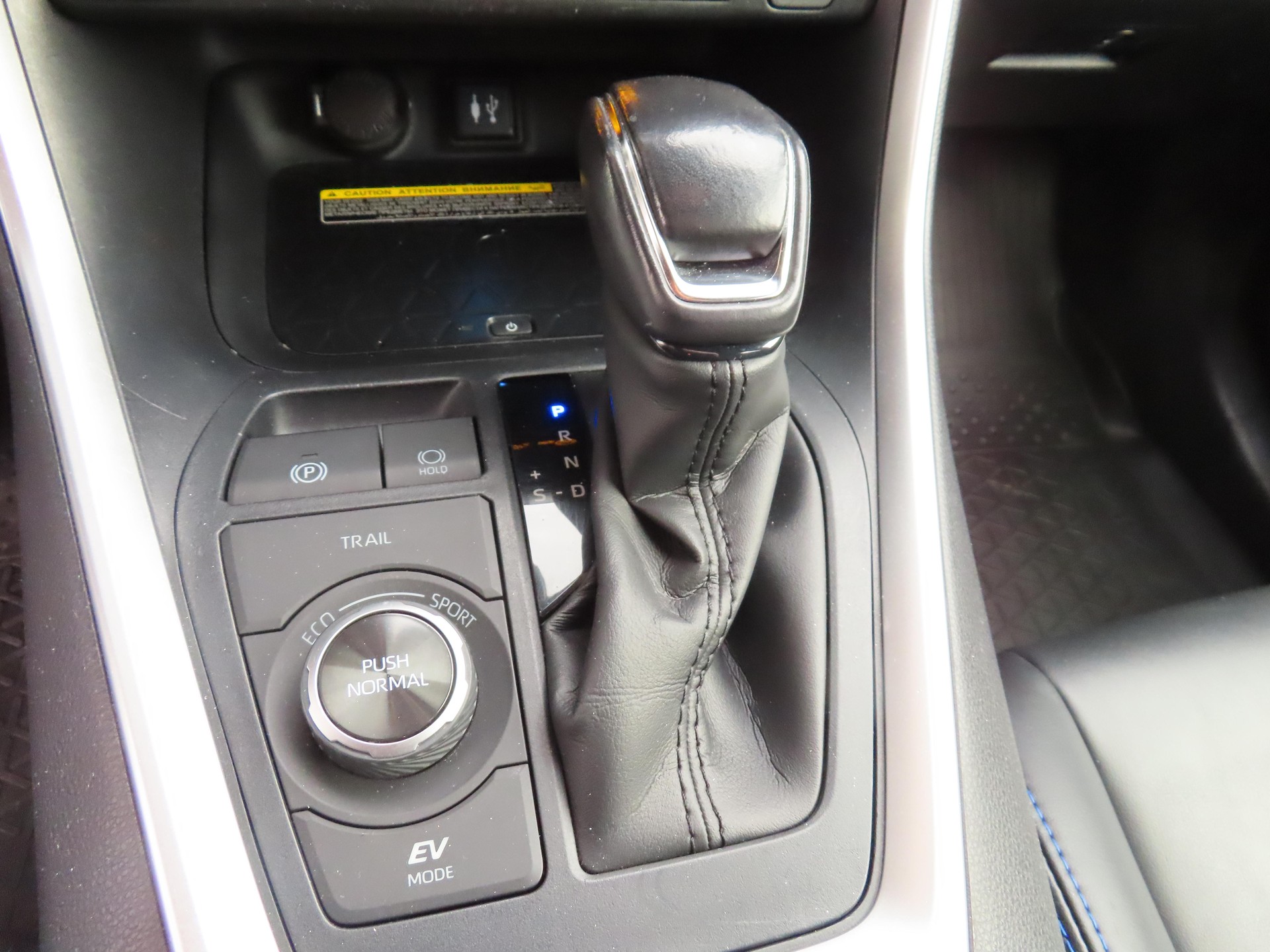TOYOTA RAV4 2.5 HEV Style-image-8
