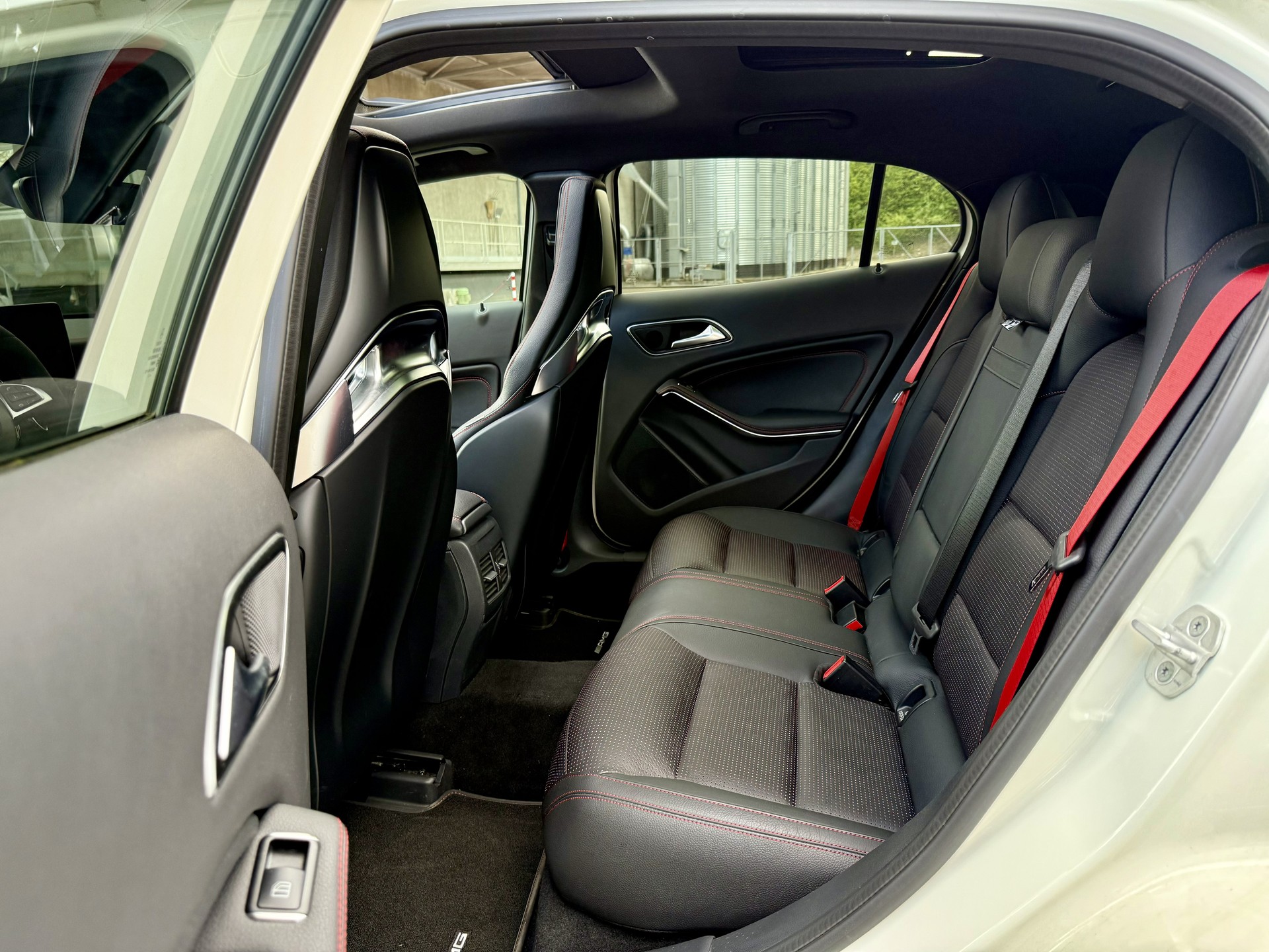 MERCEDES-BENZ GLA 45 AMG 4Matic 7G-DCT-image-8