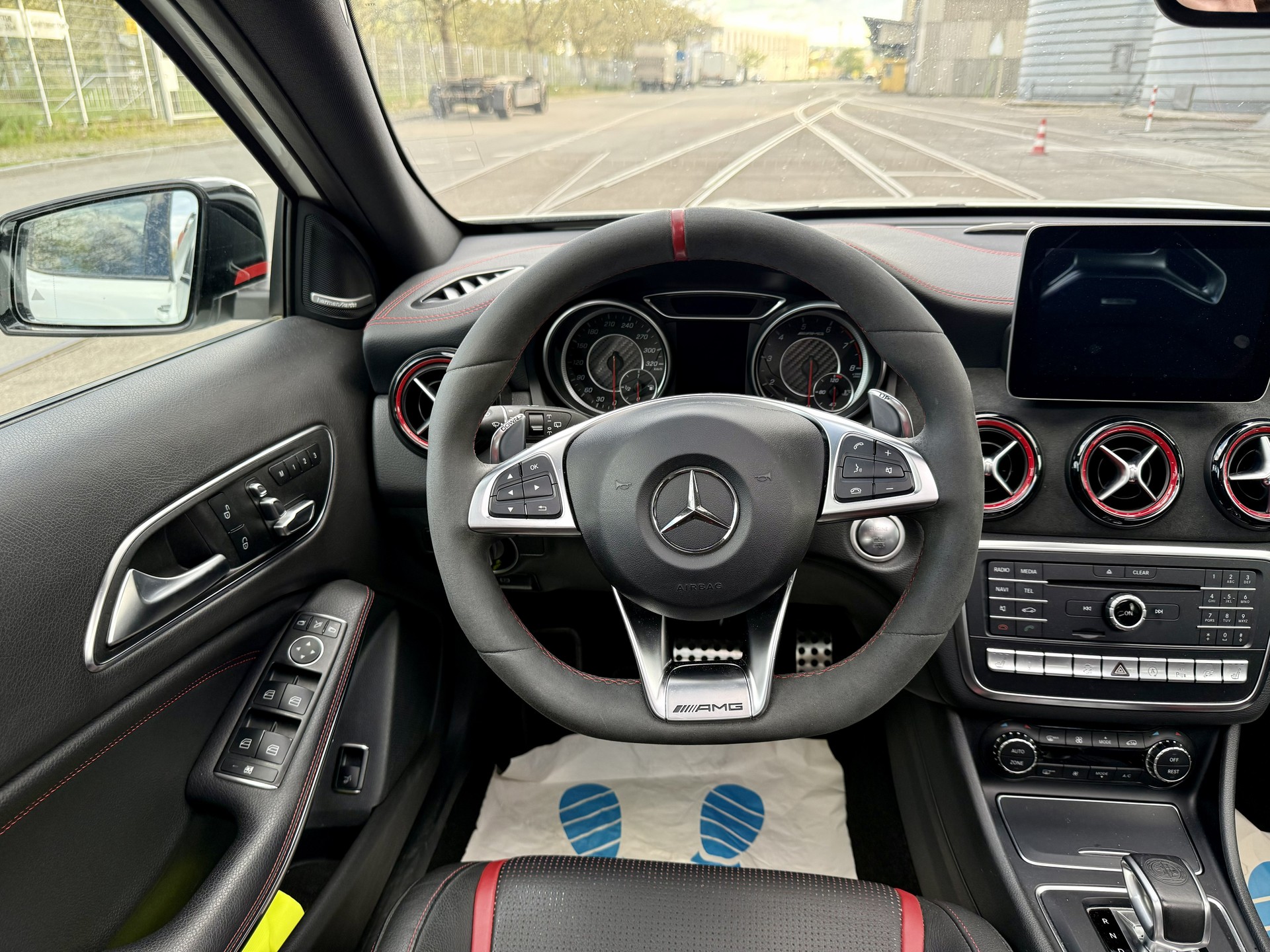 MERCEDES-BENZ GLA 45 AMG 4Matic 7G-DCT-image-6