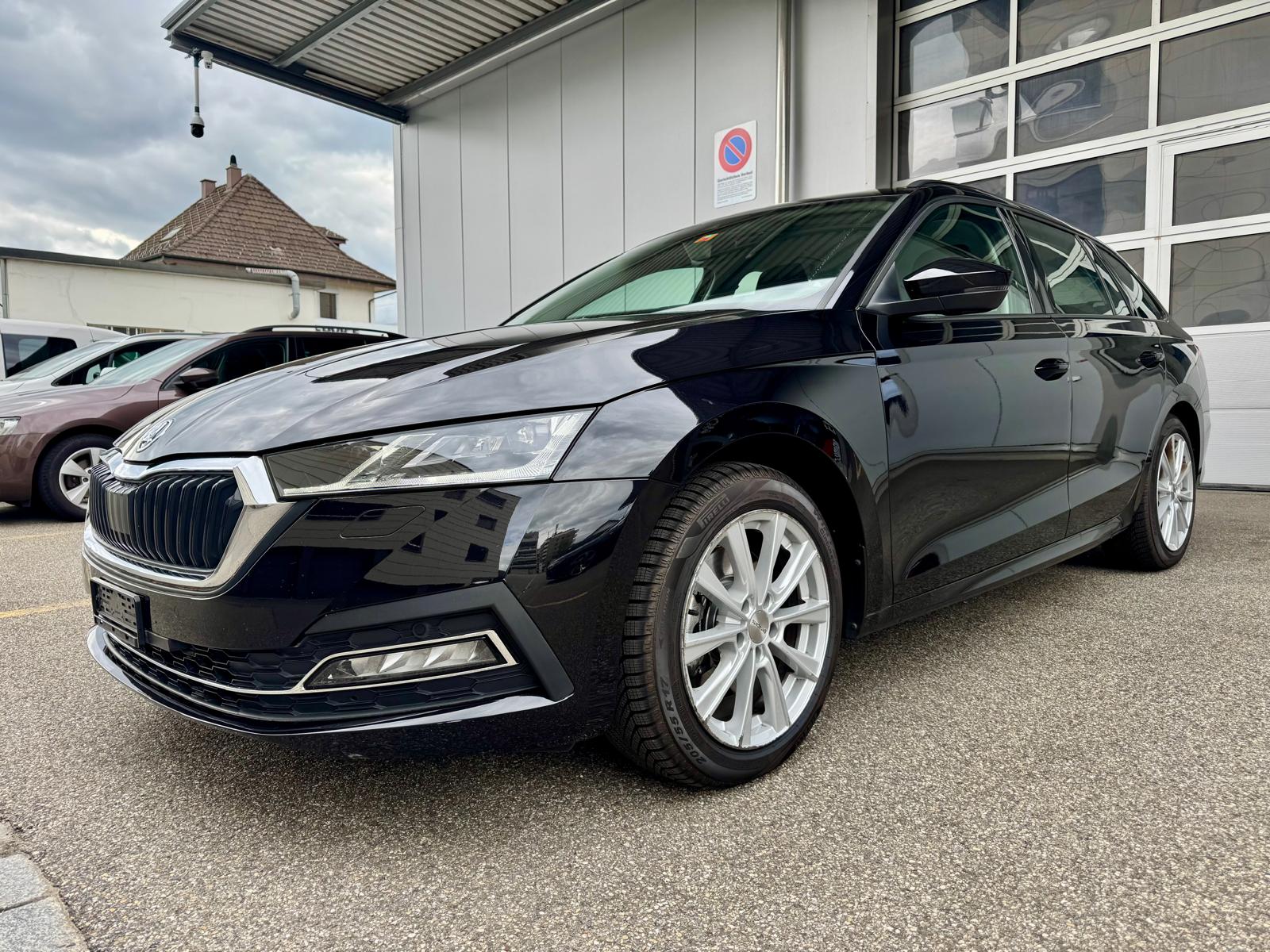 SKODA Octavia Combi 2.0 TDI DSG Style 4x4