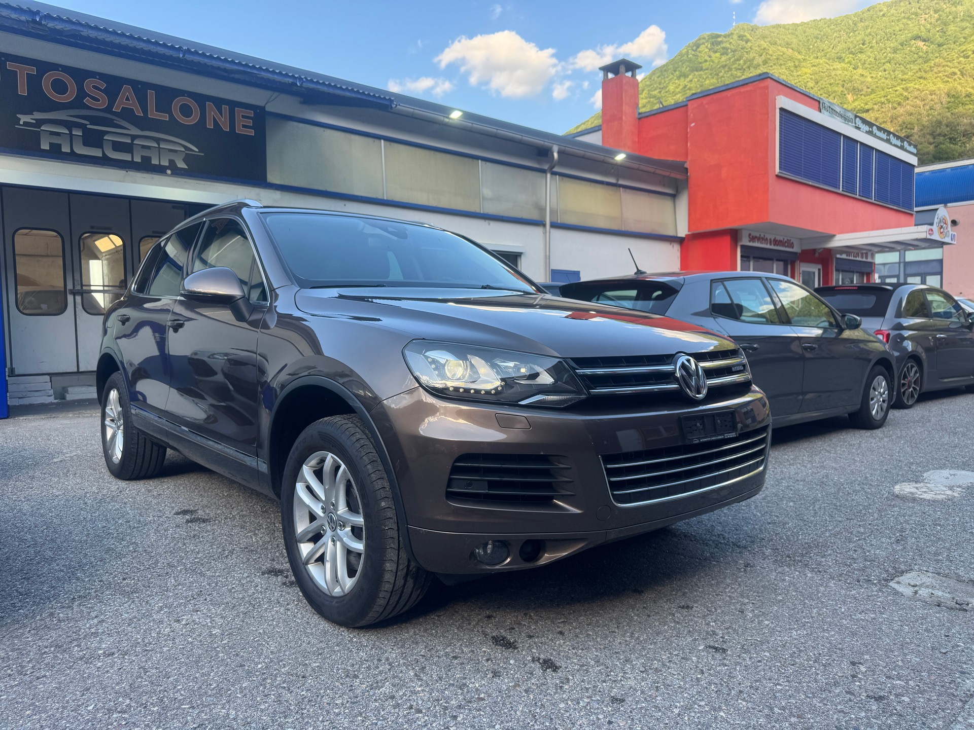 VW Touareg 3.0 TSI Hybrid Tiptronic-image-1