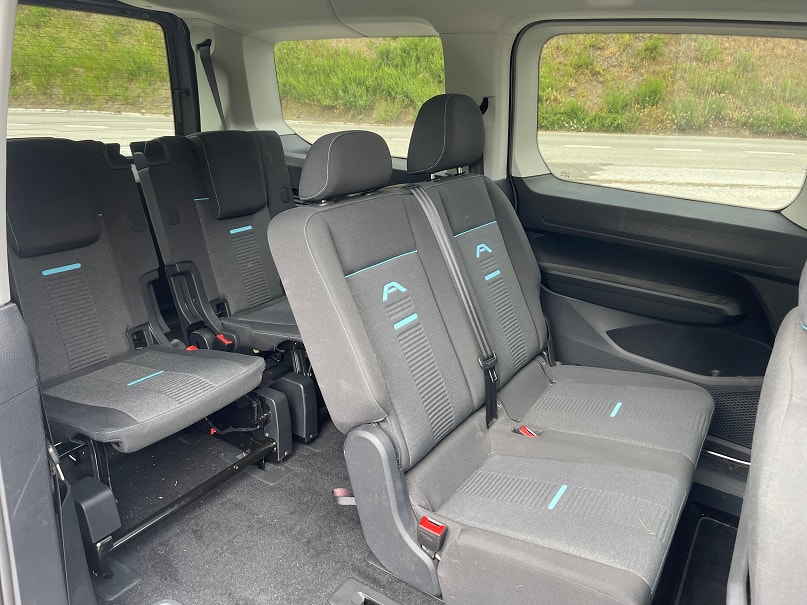 FORD Tourneo Connect 2.0 EcoBlue 122 Active 4x4-image-4