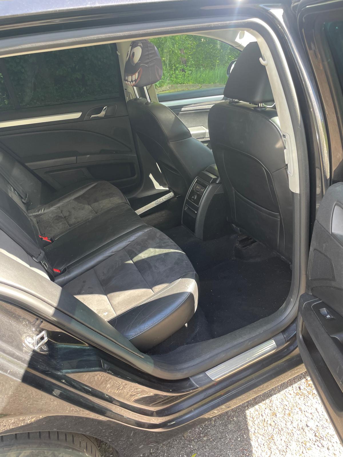 SKODA Superb Combi 2.0 TDi Ambition DSG-image-3
